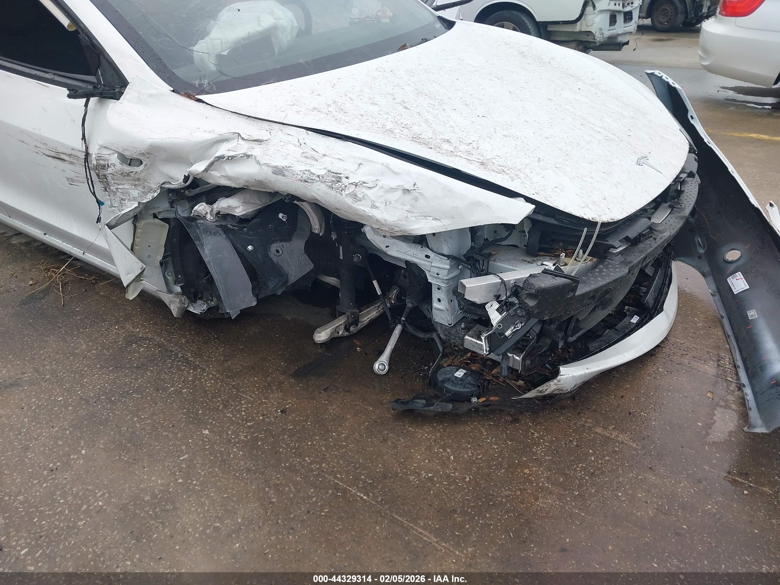 TESLA MODEL image 6