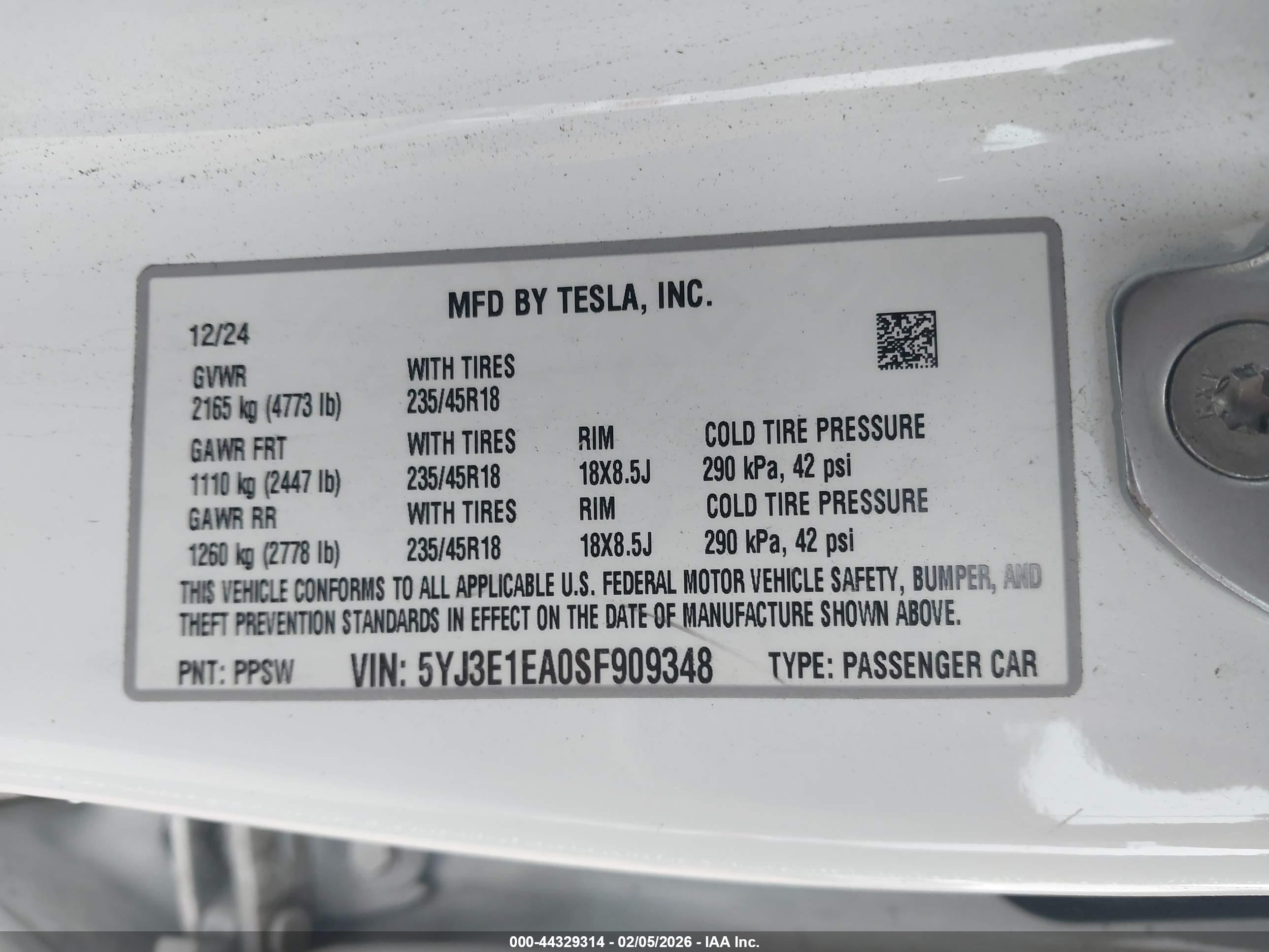 TESLA MODEL image 9