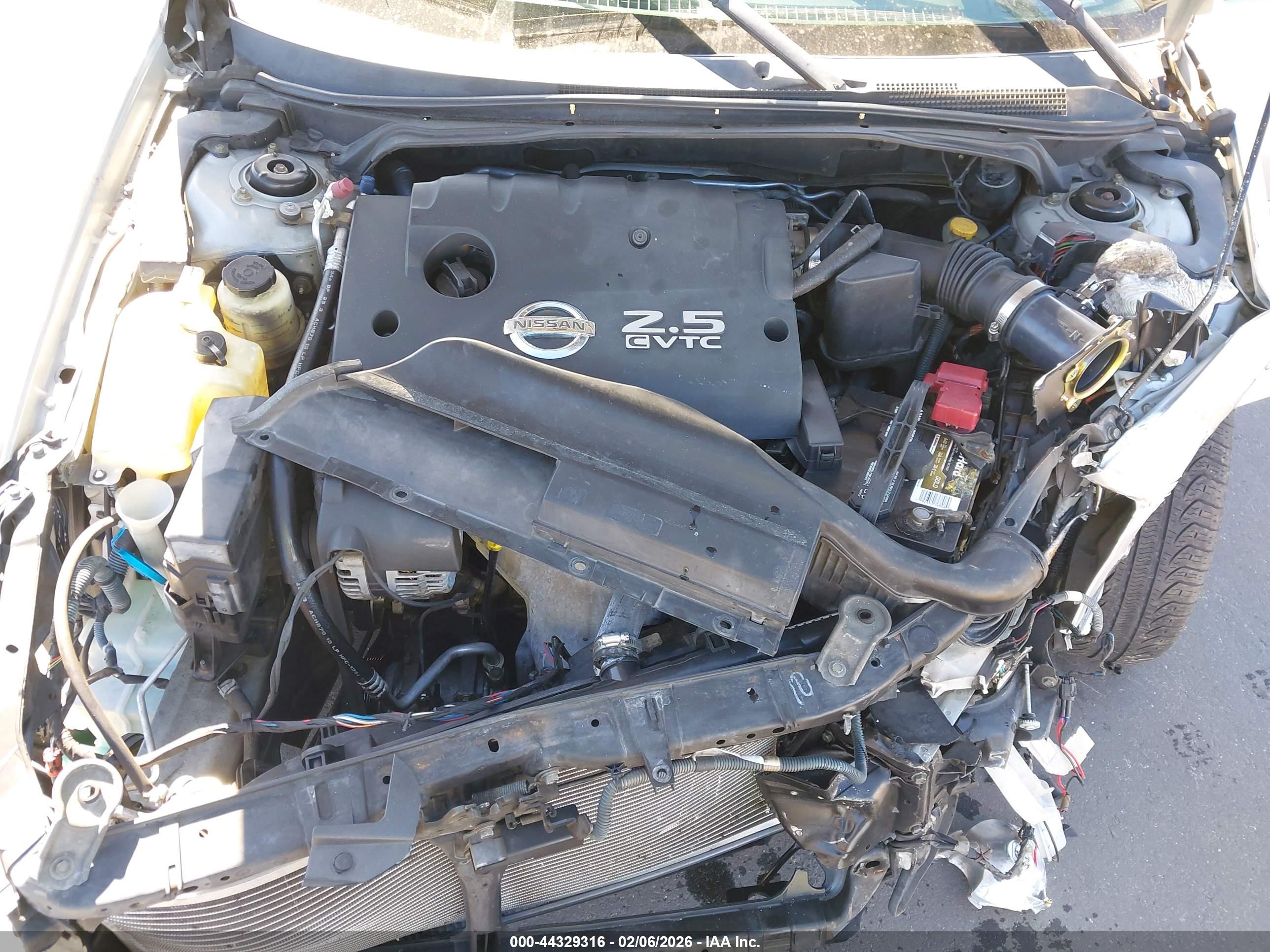 NISSAN ALTIMA image 10