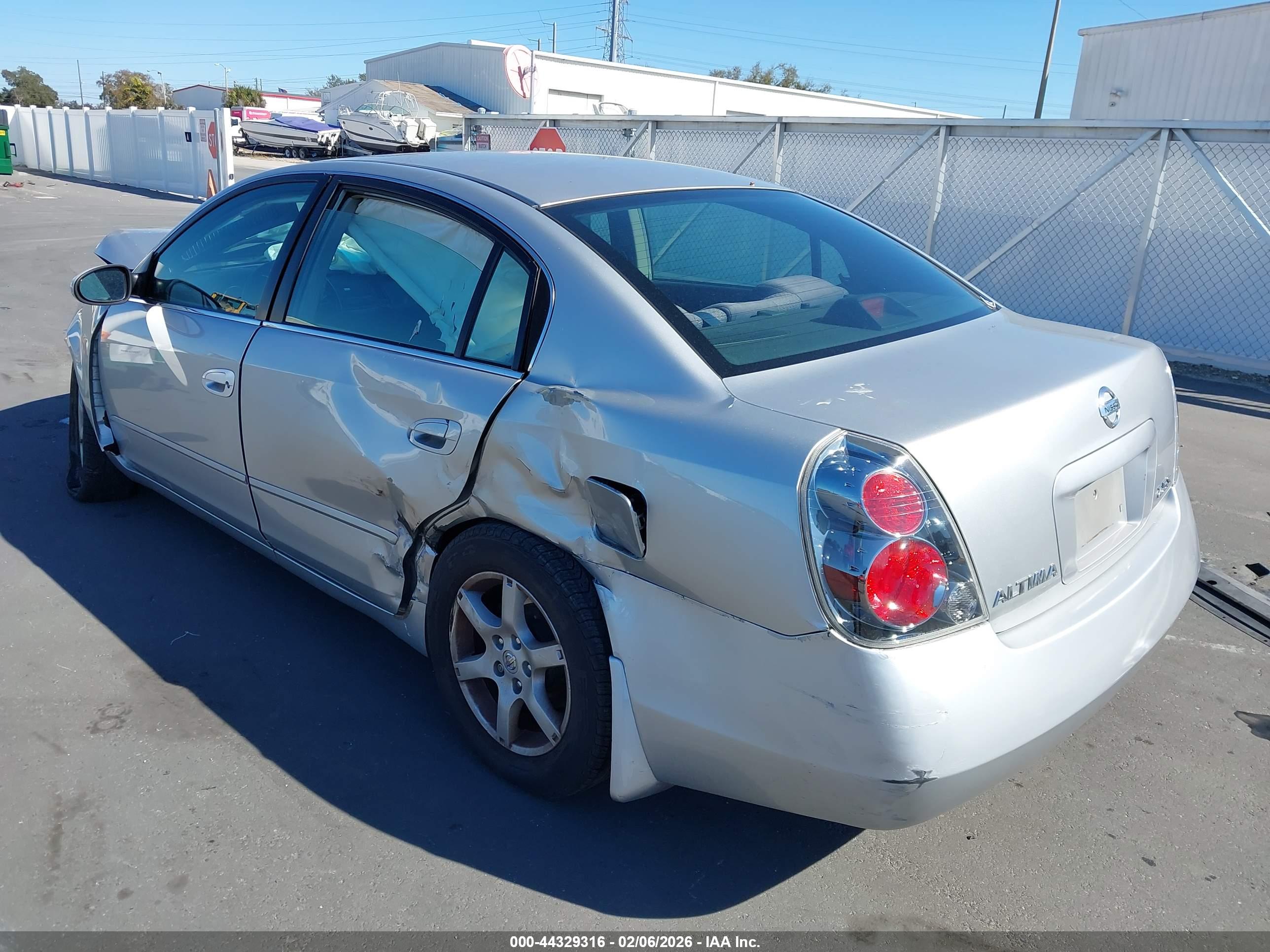 NISSAN ALTIMA image 3