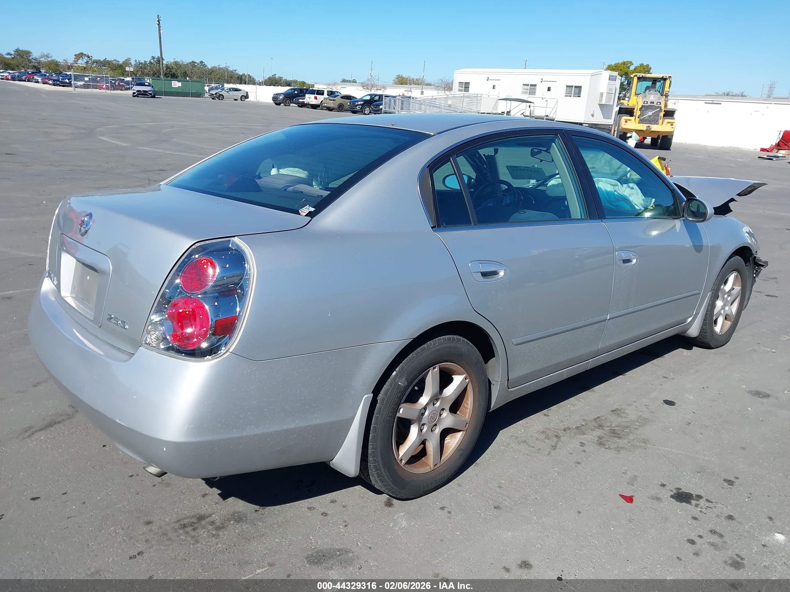 NISSAN ALTIMA image 4