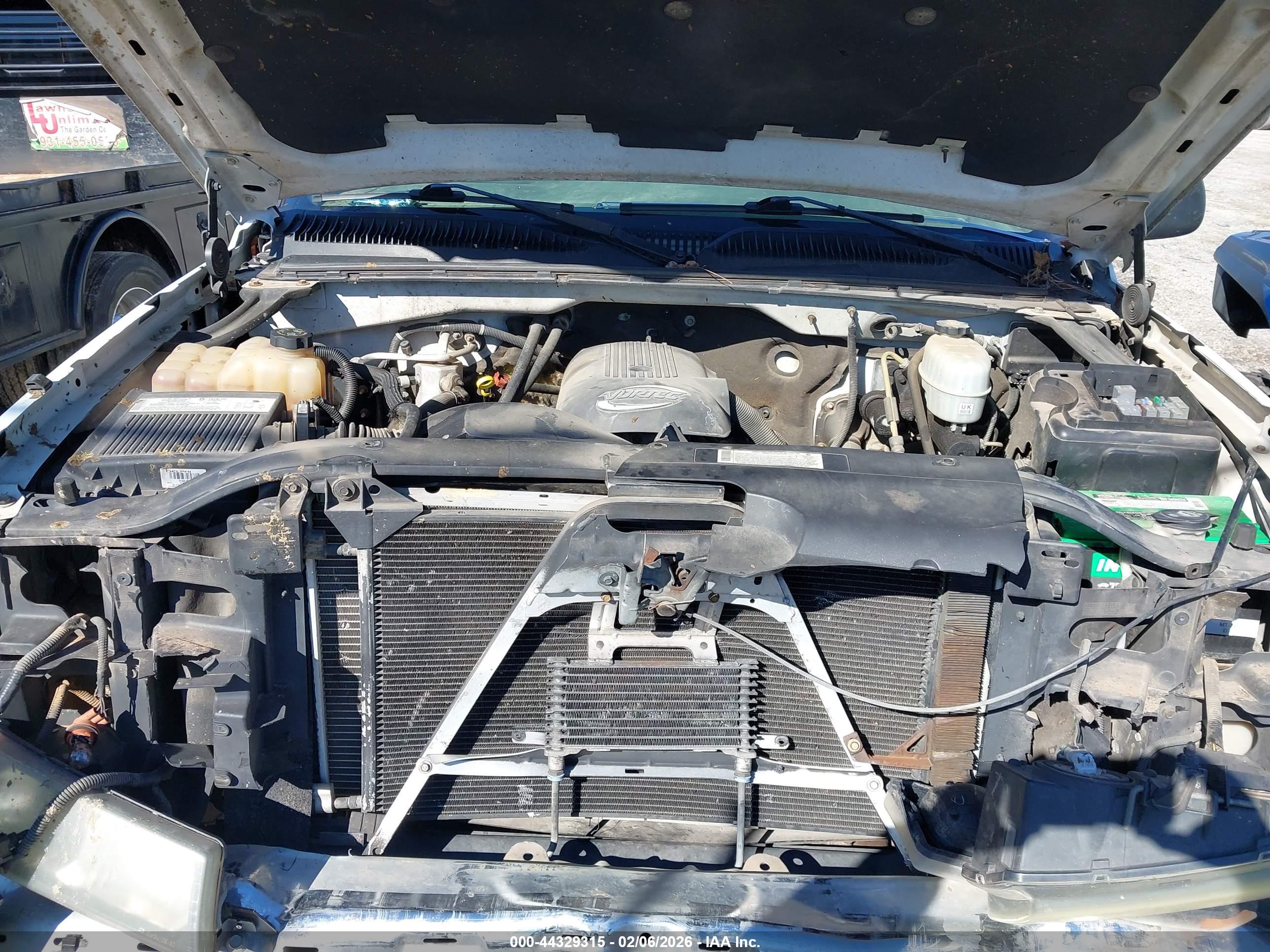CHEVROLET SILVERADO image 10