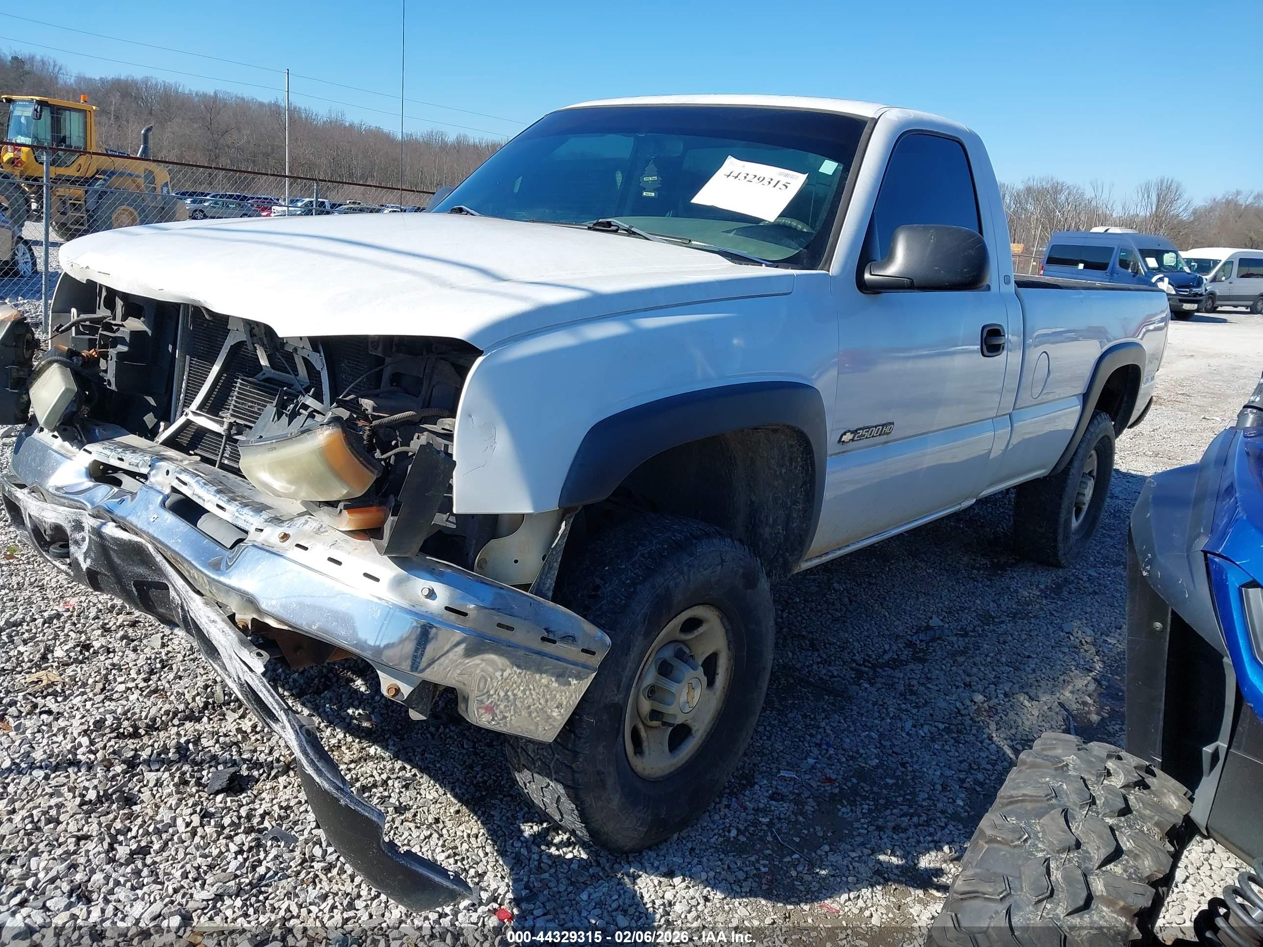 CHEVROLET SILVERADO image 2