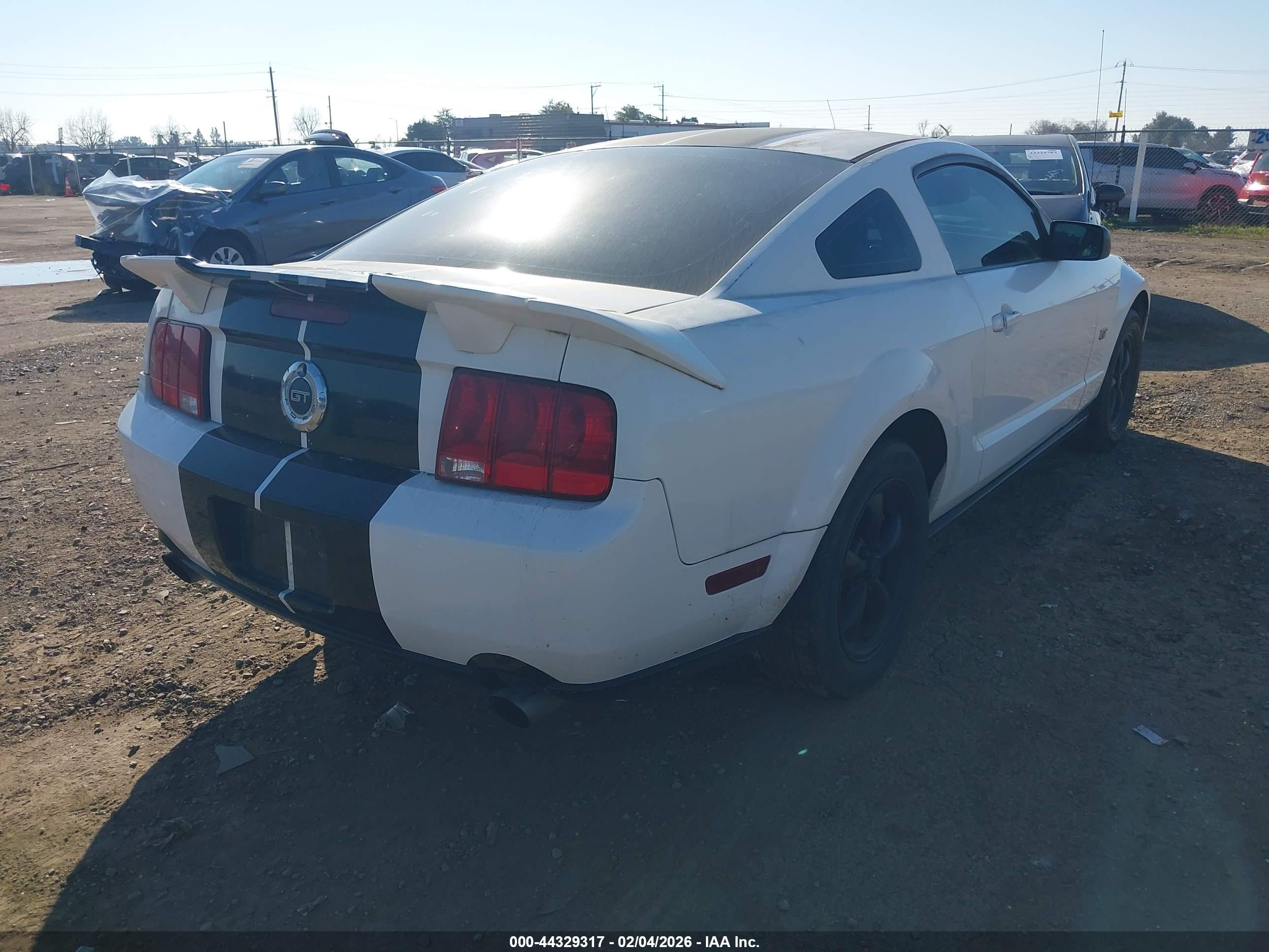 FORD MUSTANG image 4