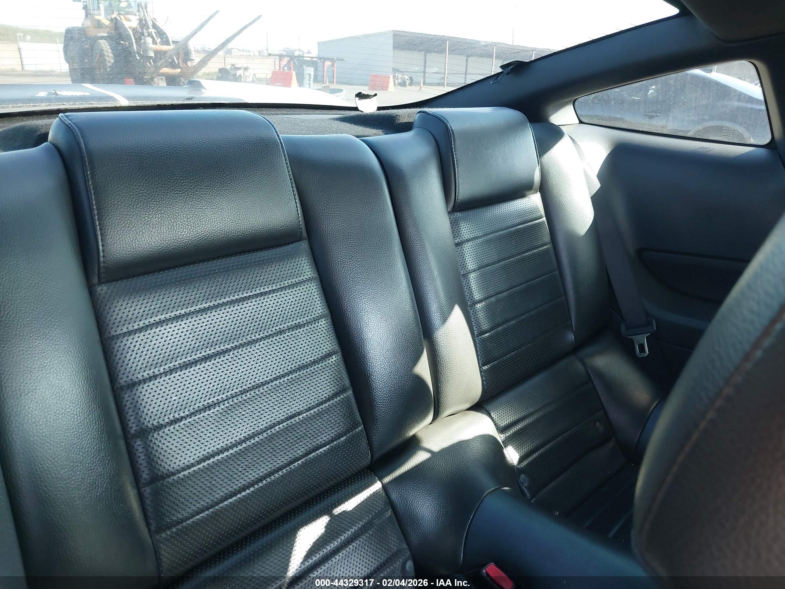 FORD MUSTANG image 8