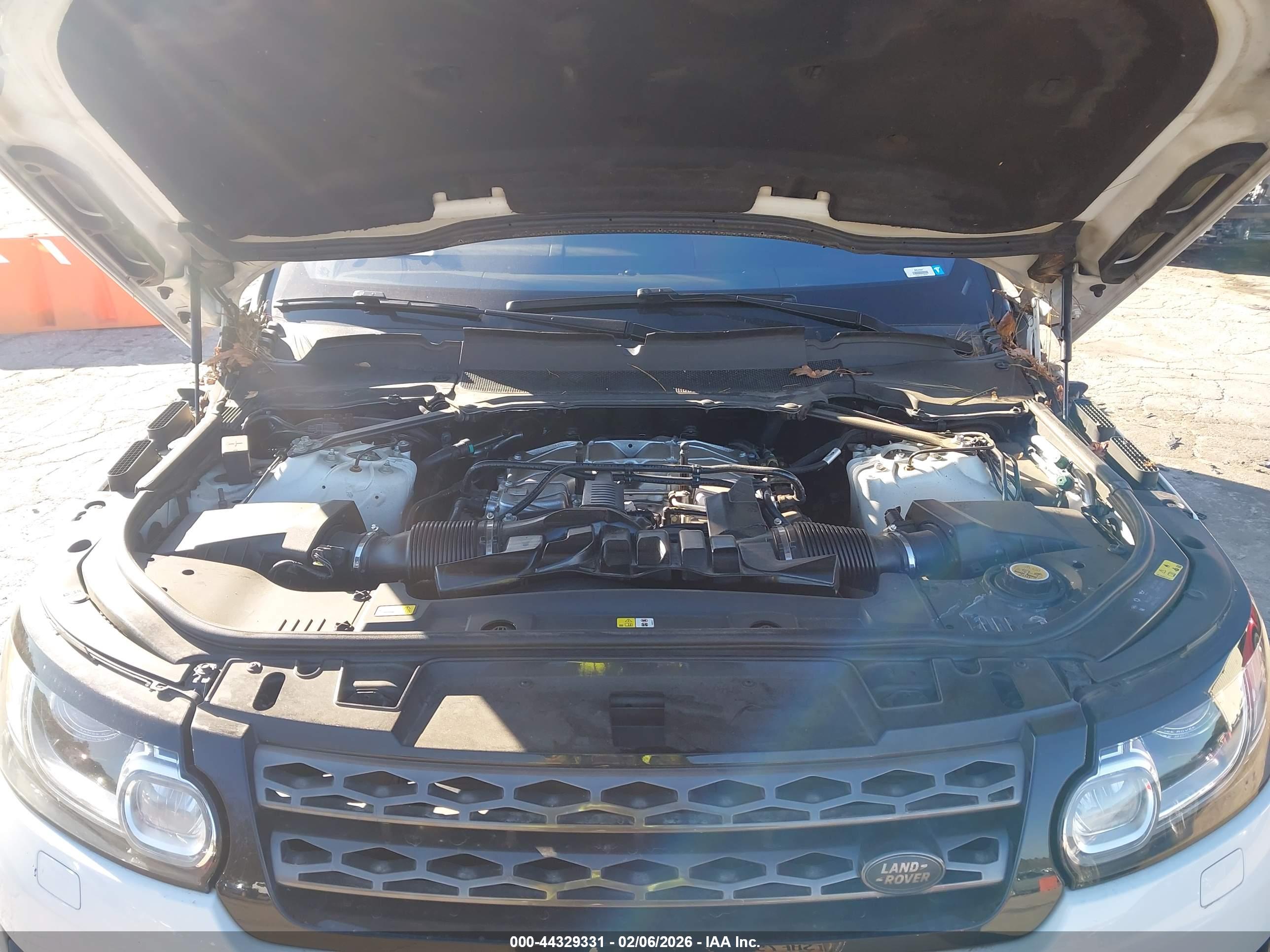 LAND ROVER image 10