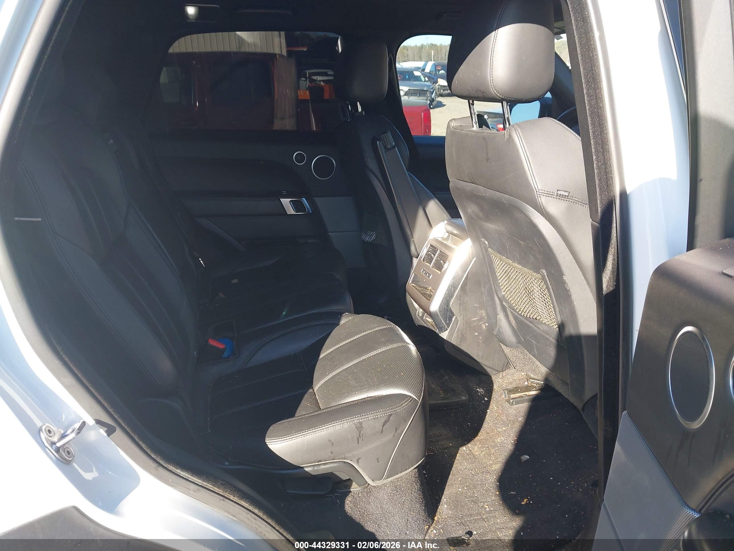 LAND ROVER image 8