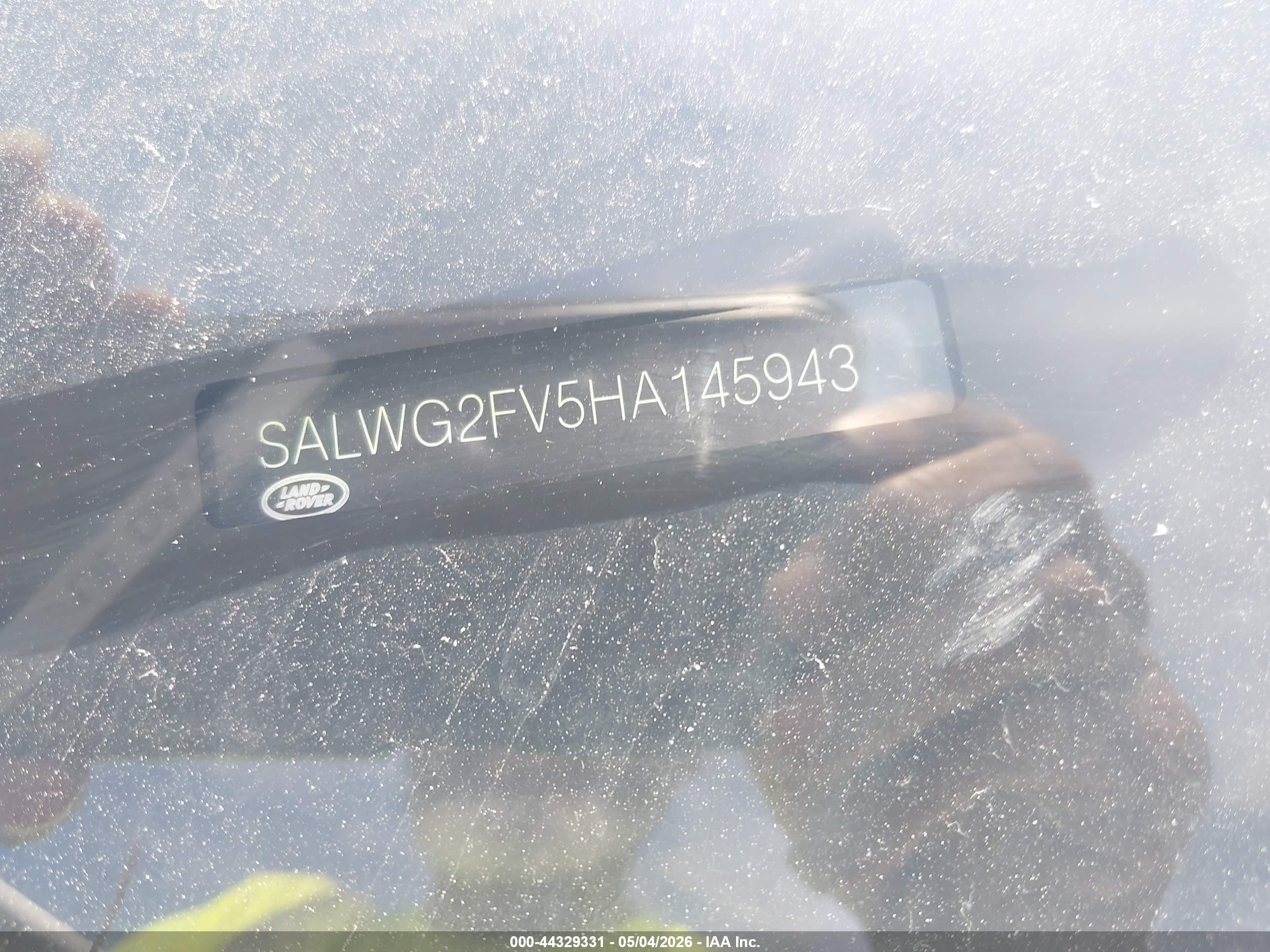 LAND ROVER image 9