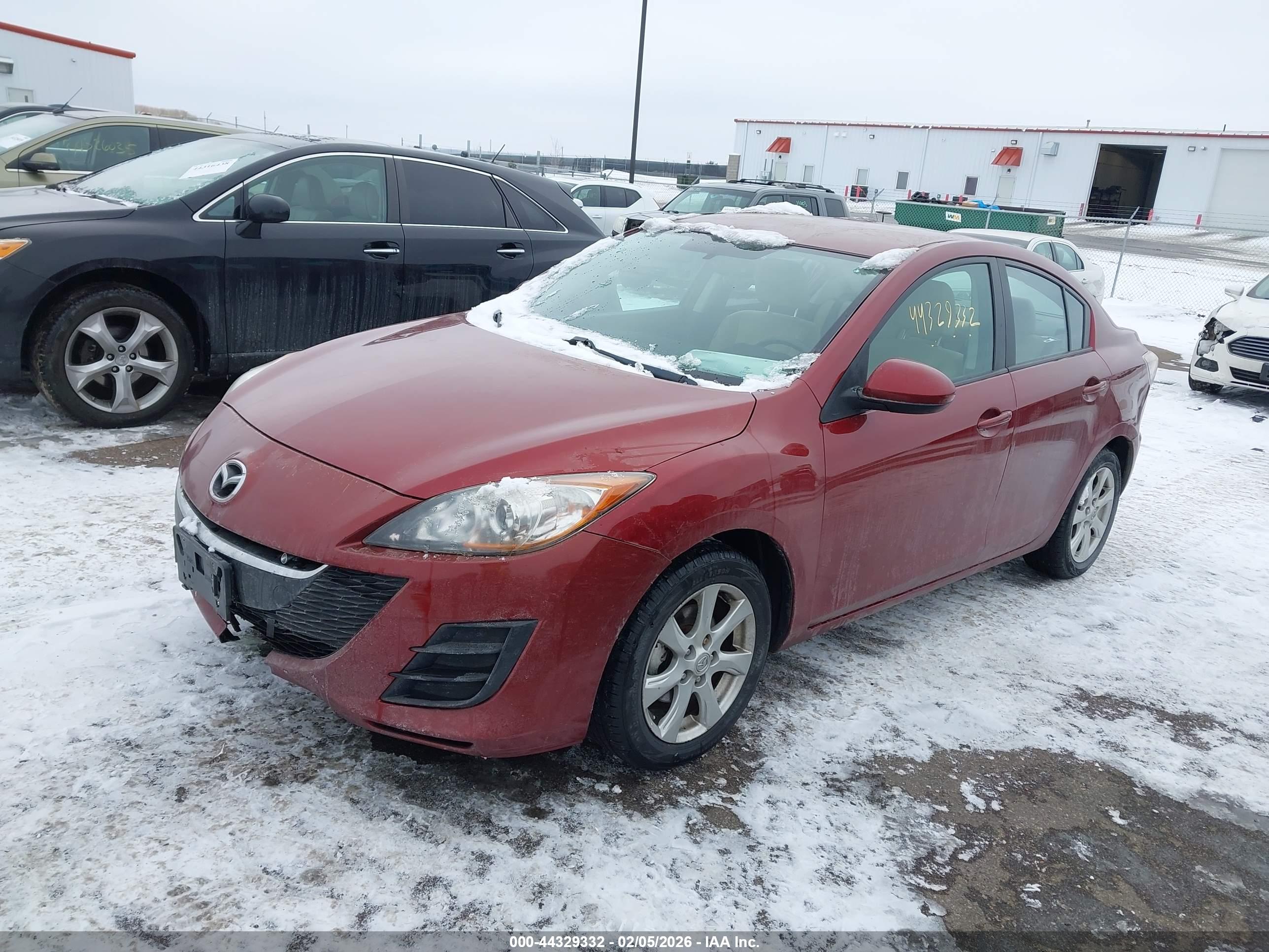 MAZDA MAZDA3 image 2
