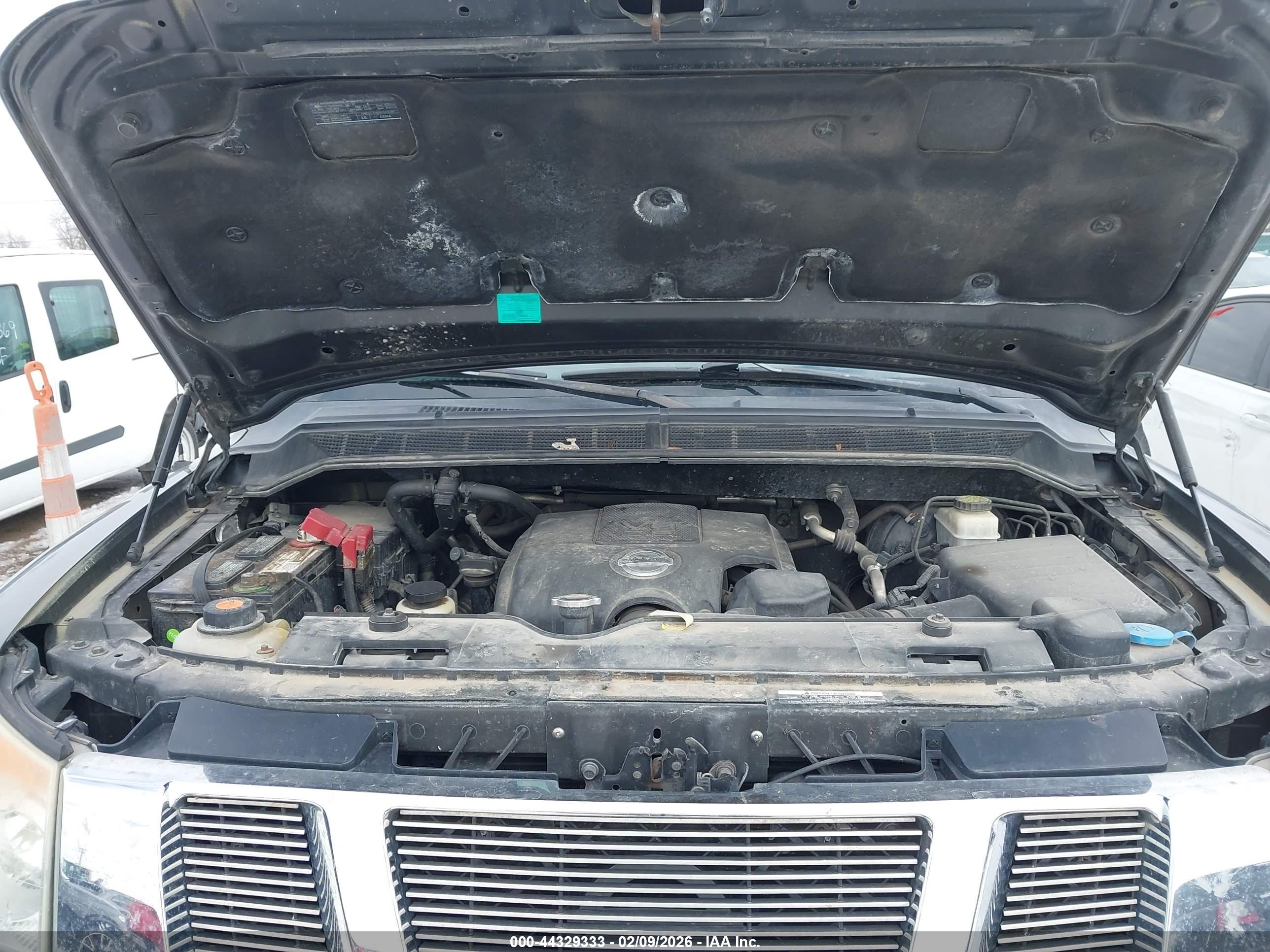 NISSAN TITAN image 10