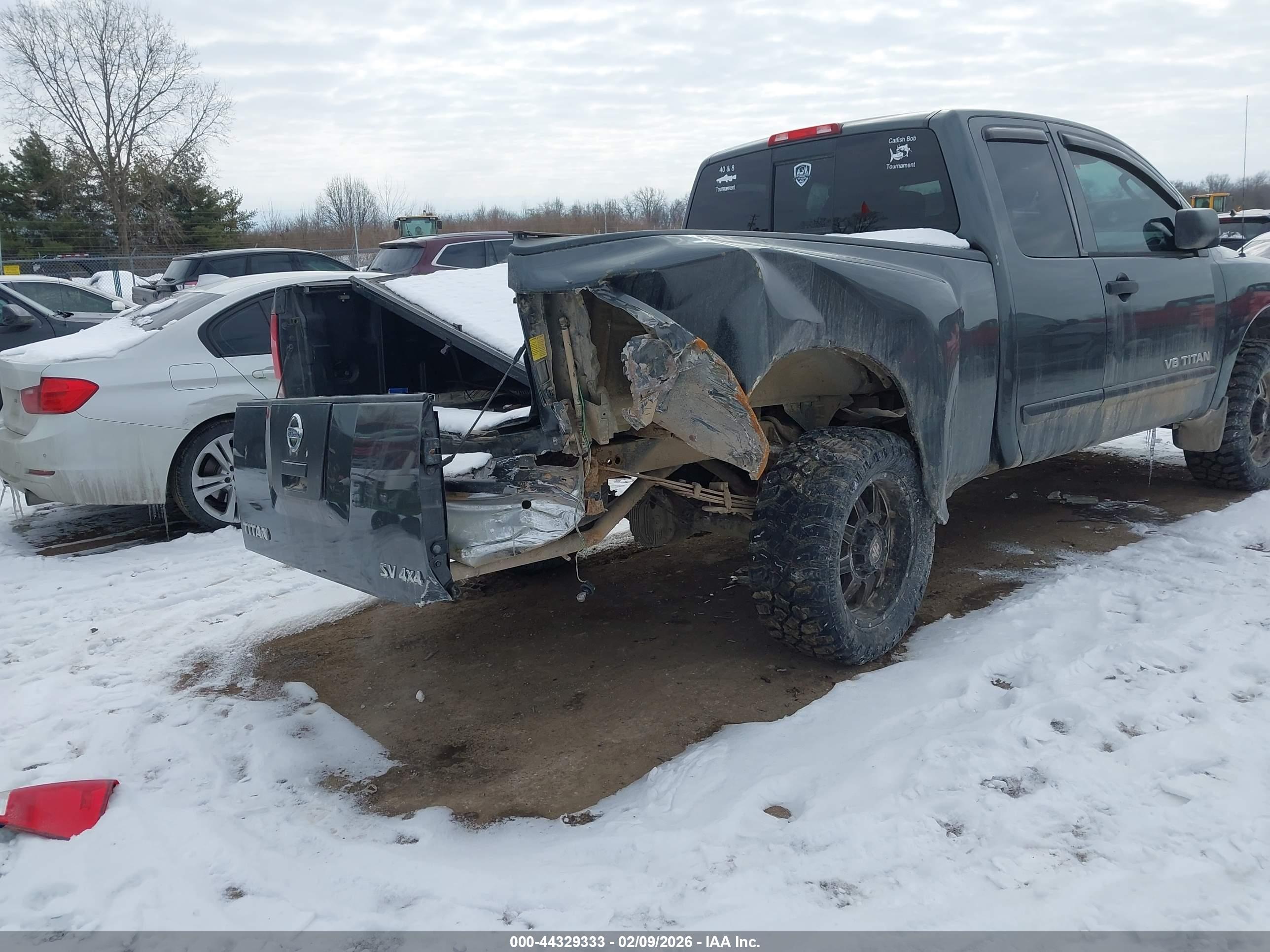 NISSAN TITAN image 6