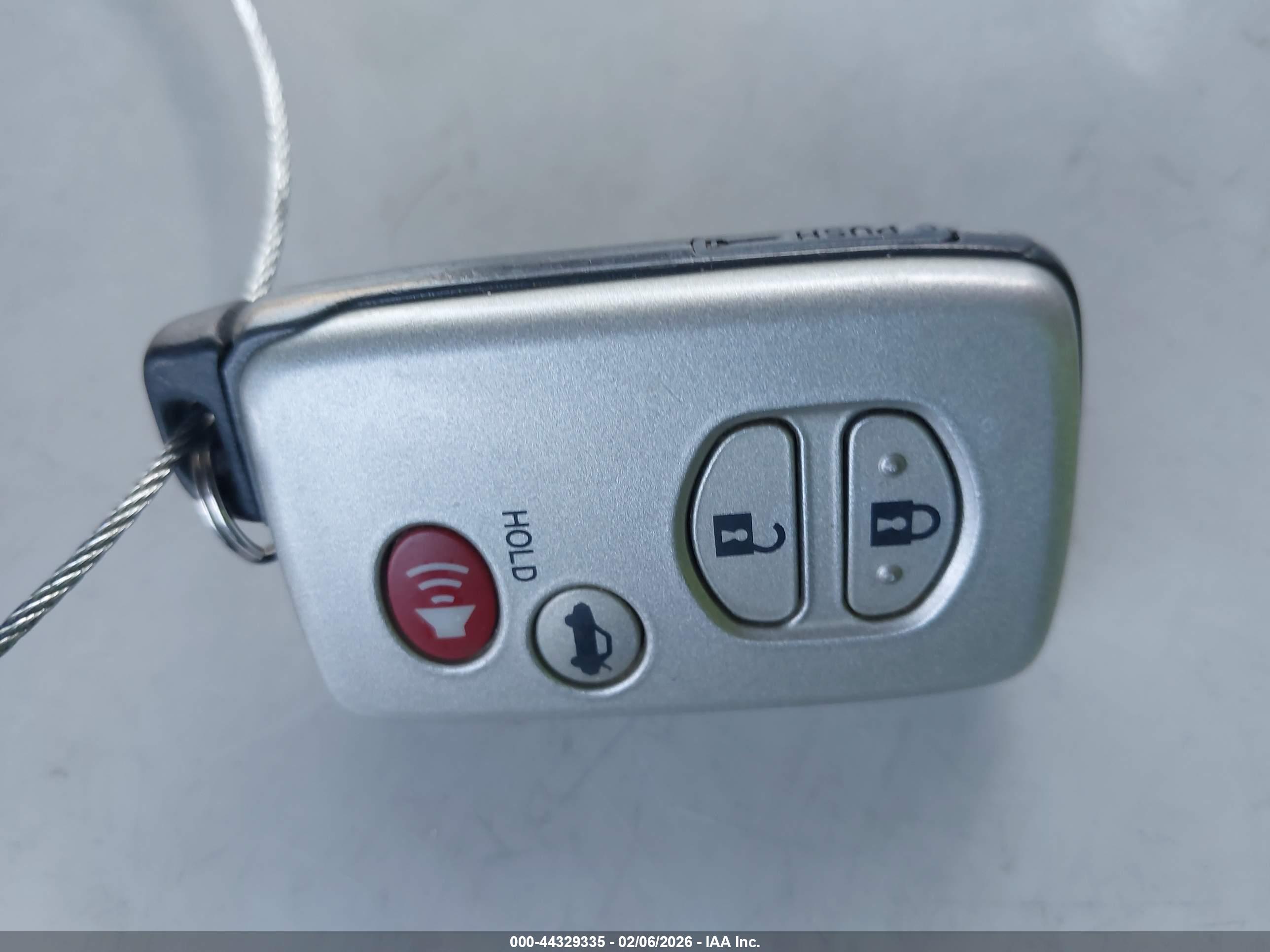 TOYOTA CAMRY image 11