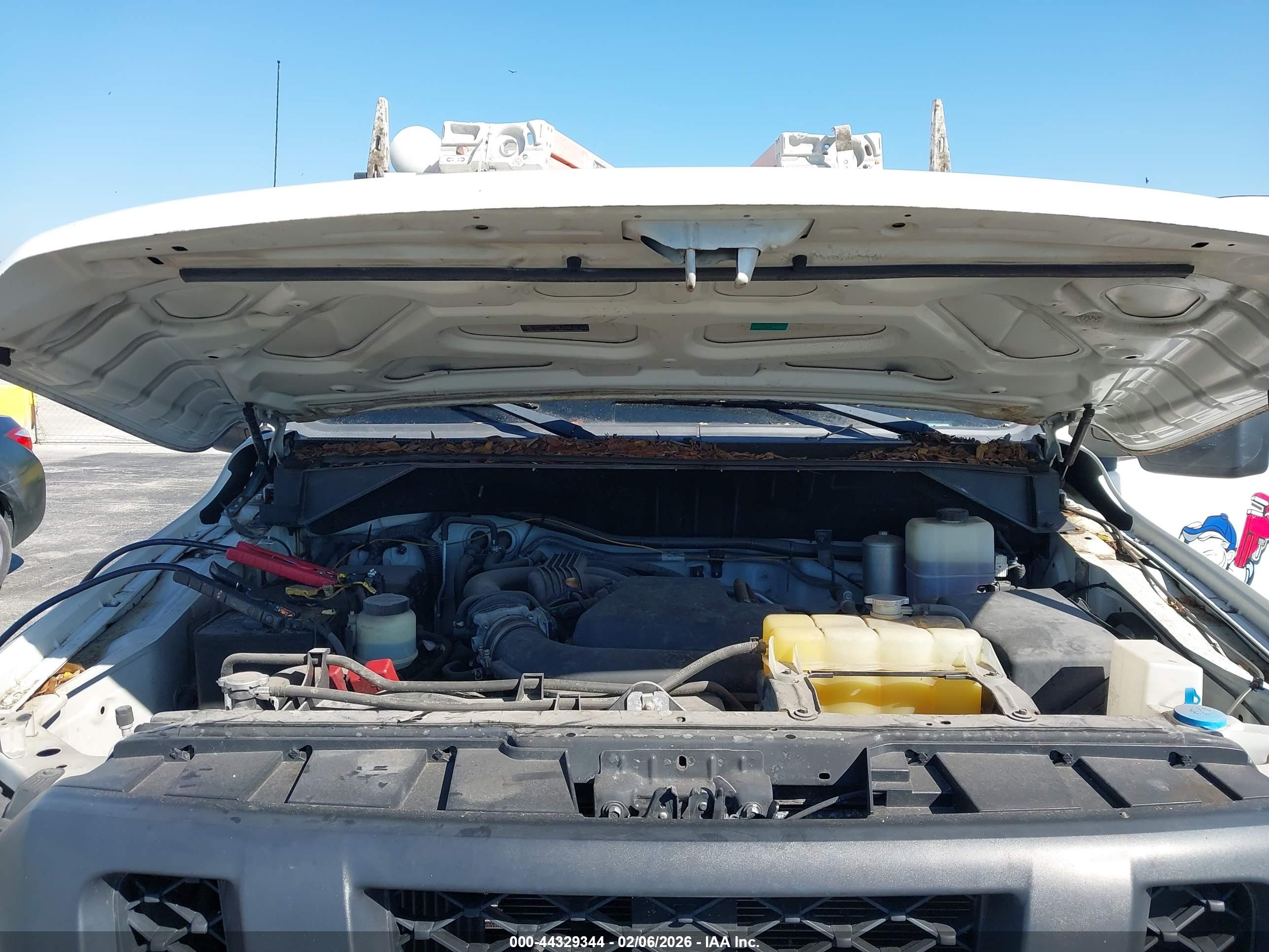 NISSAN NV image 10