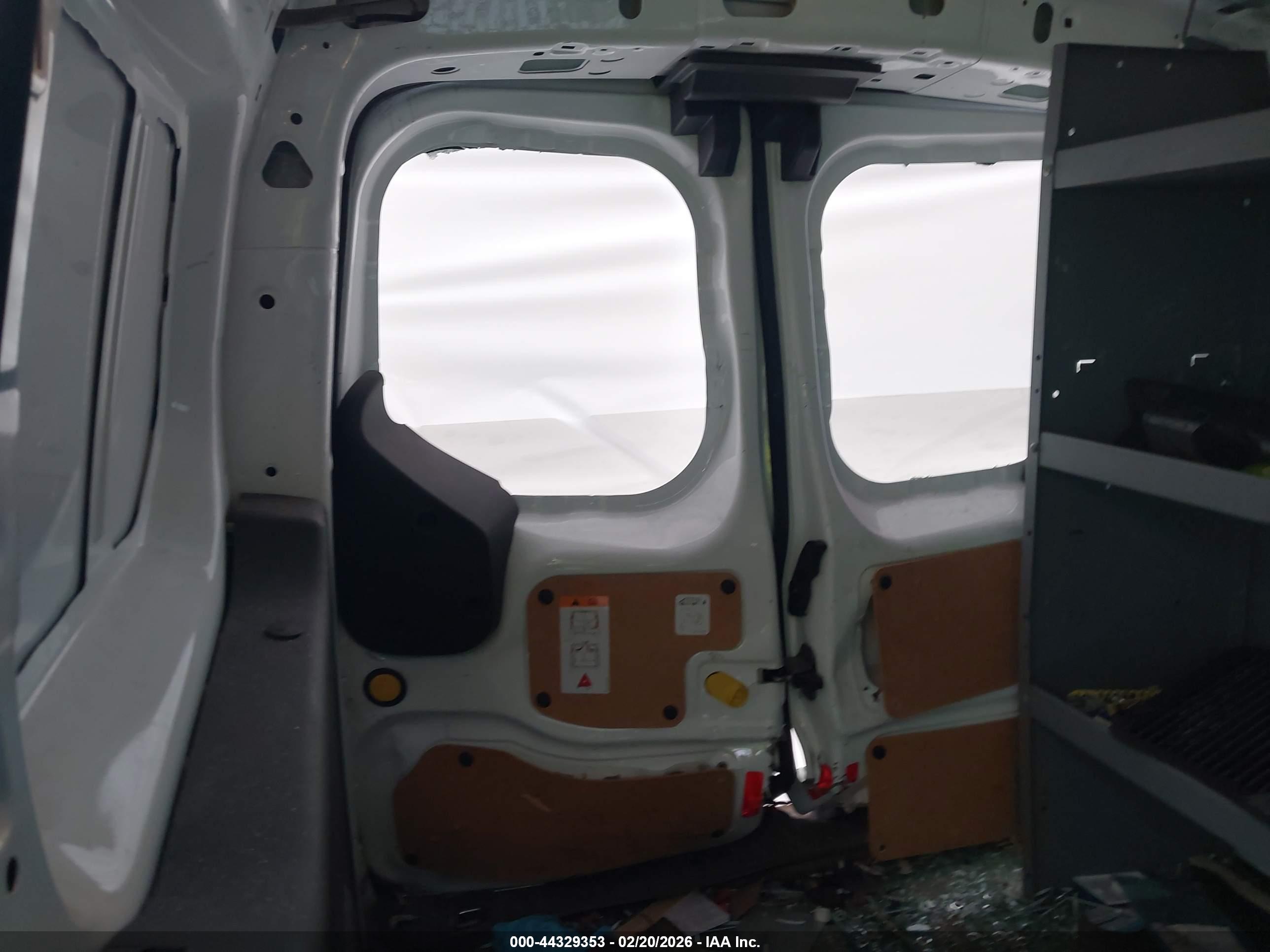 FORD TRANSIT image 6
