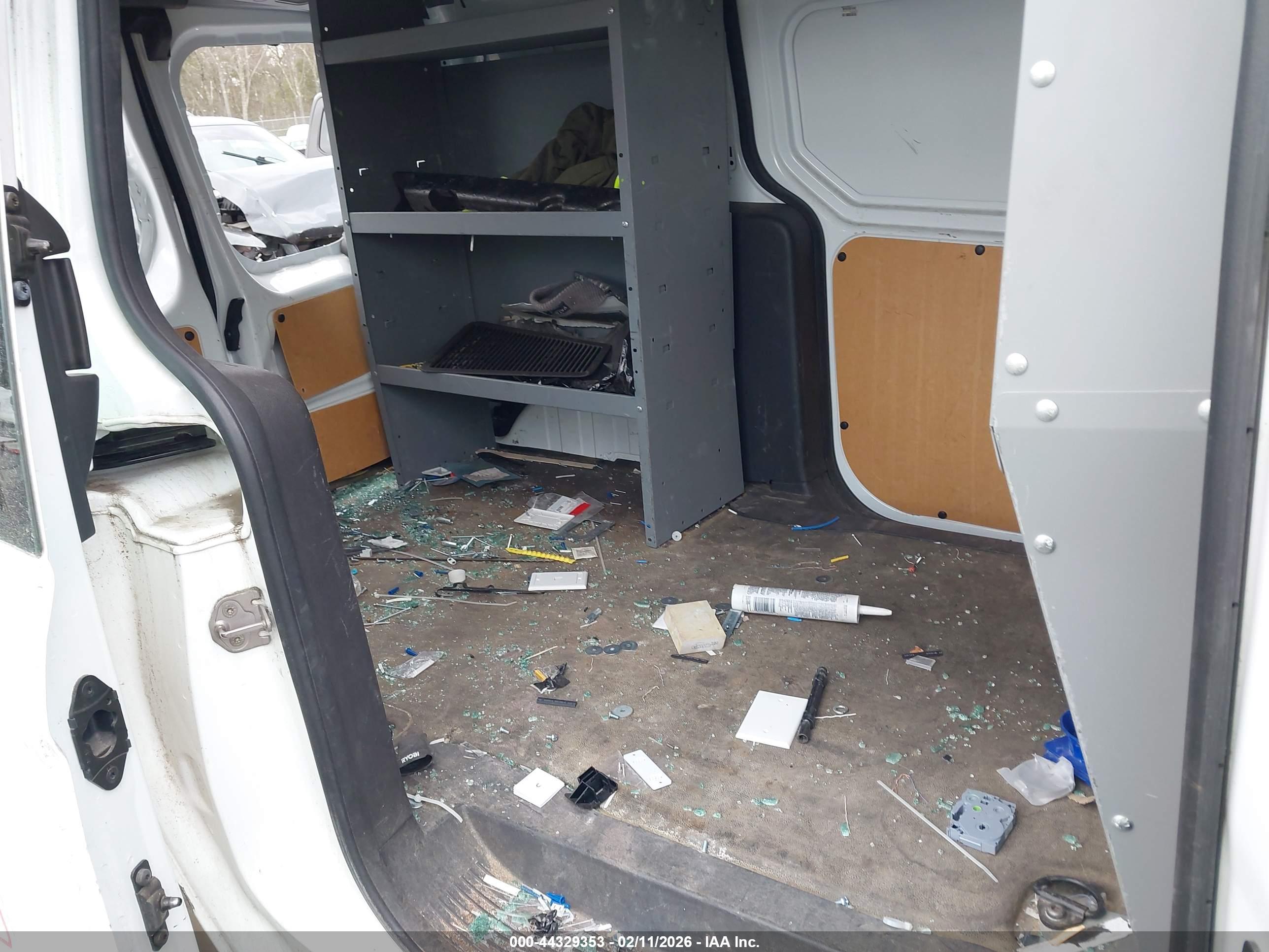FORD TRANSIT image 8