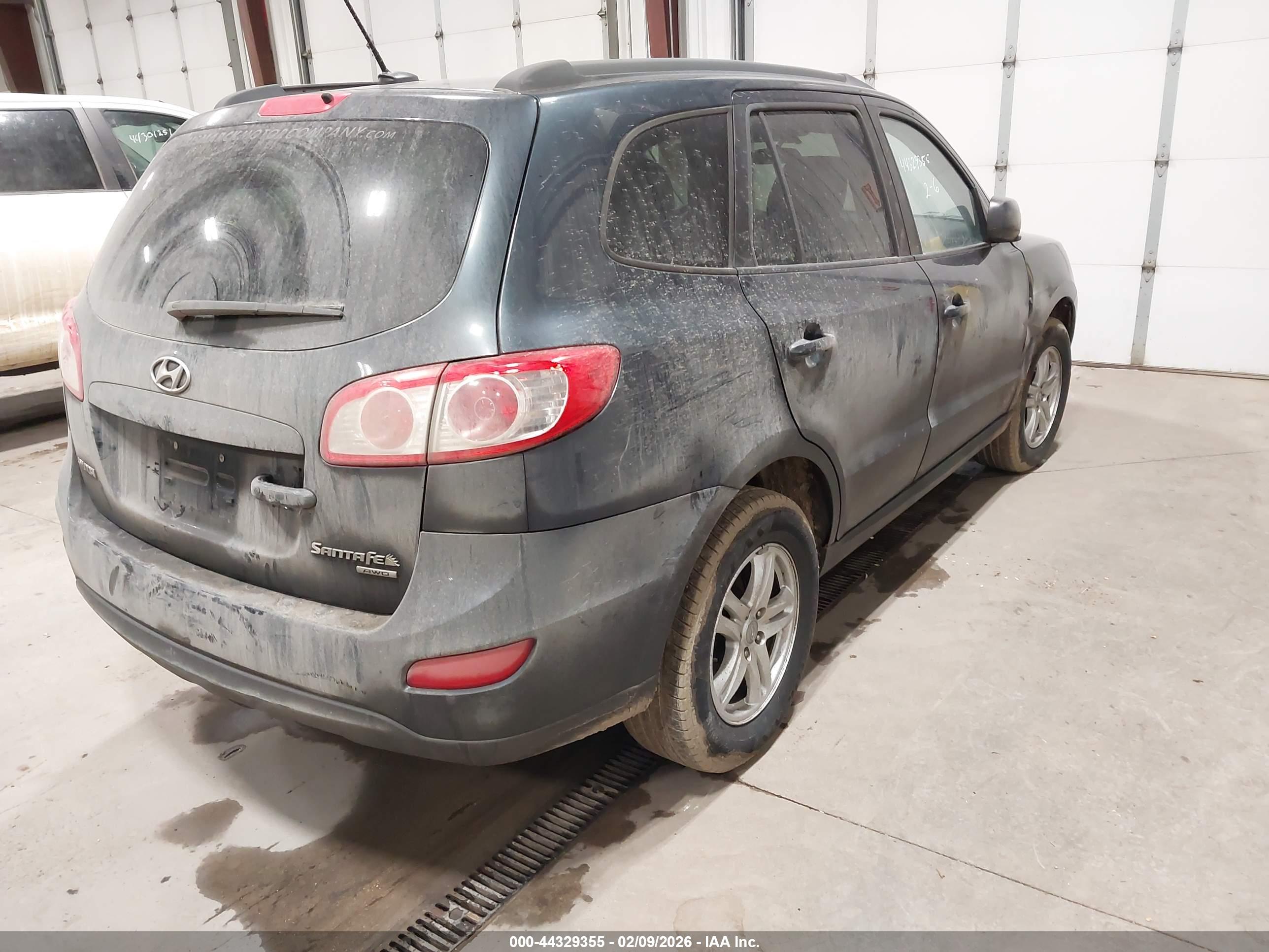 HYUNDAI SANTA image 4