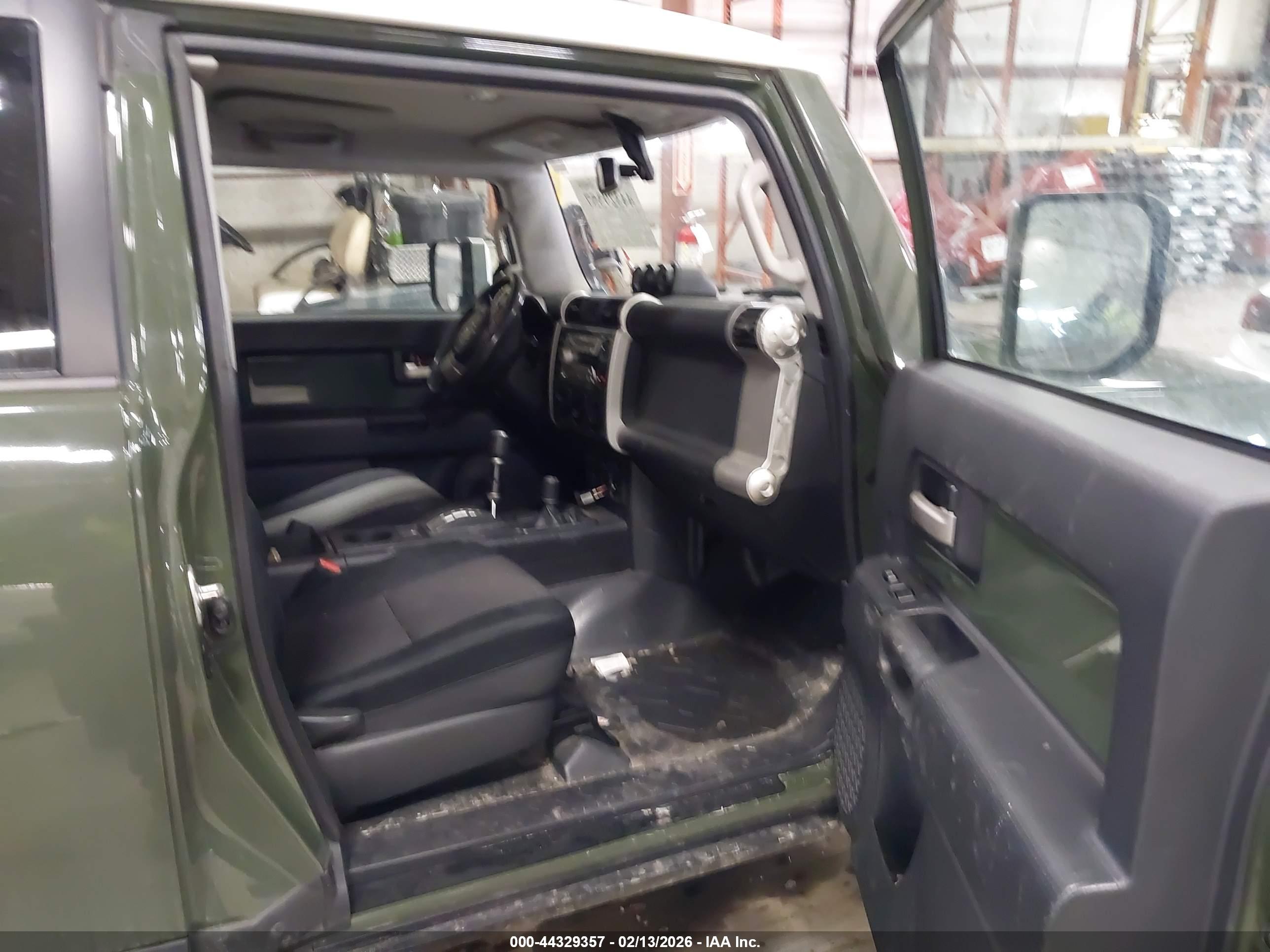 TOYOTA FJ image 5