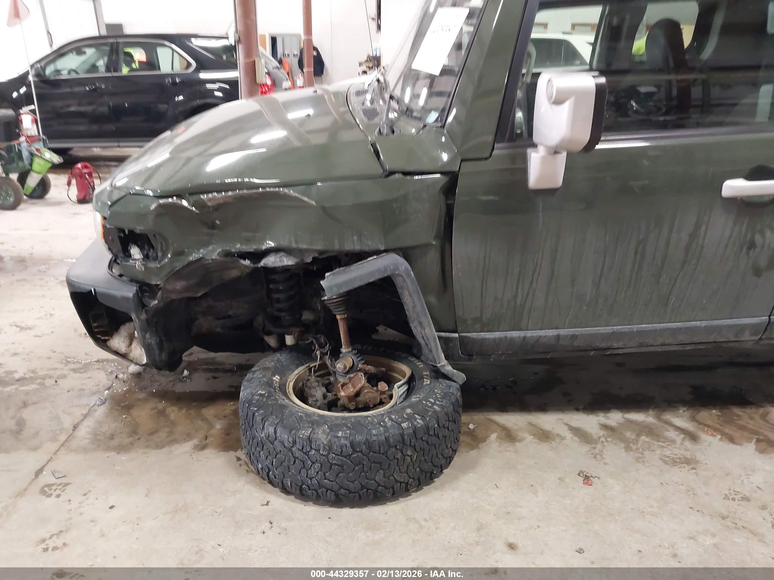 TOYOTA FJ image 6