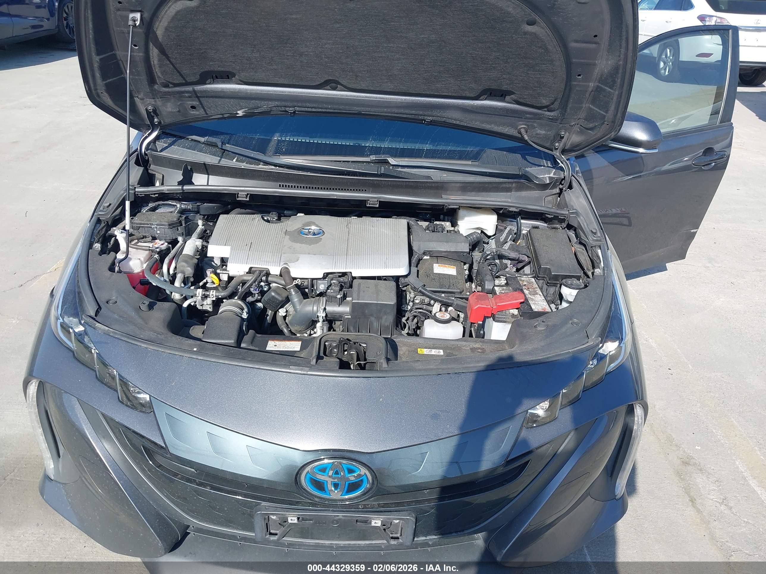 TOYOTA PRIUS image 10