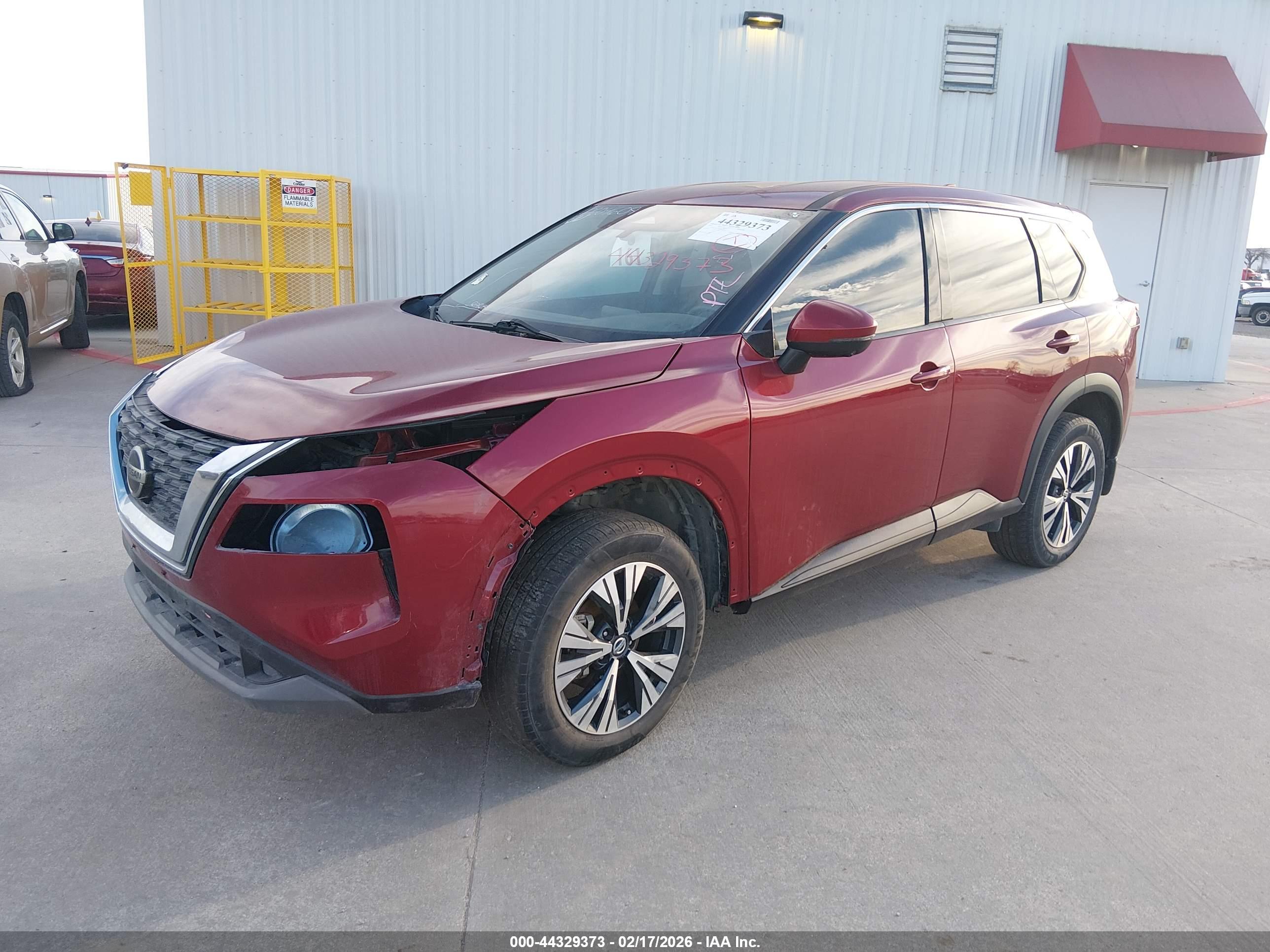 NISSAN ROGUE image 2