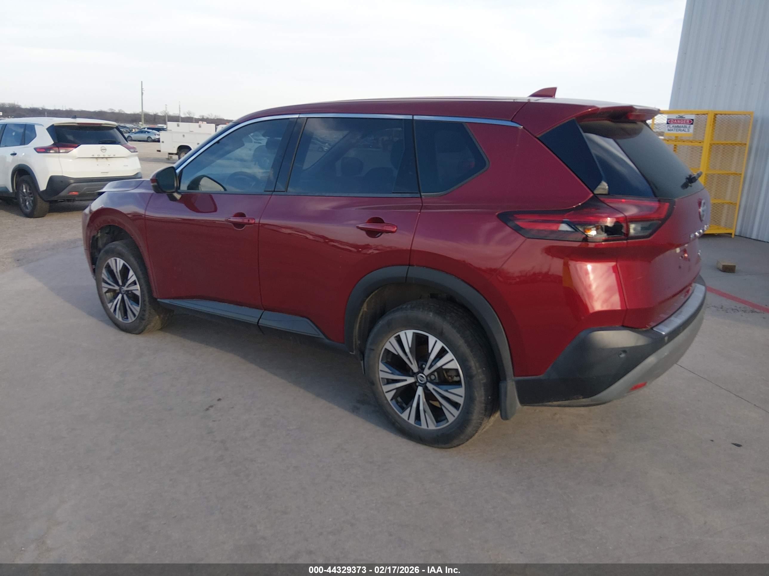 NISSAN ROGUE image 3