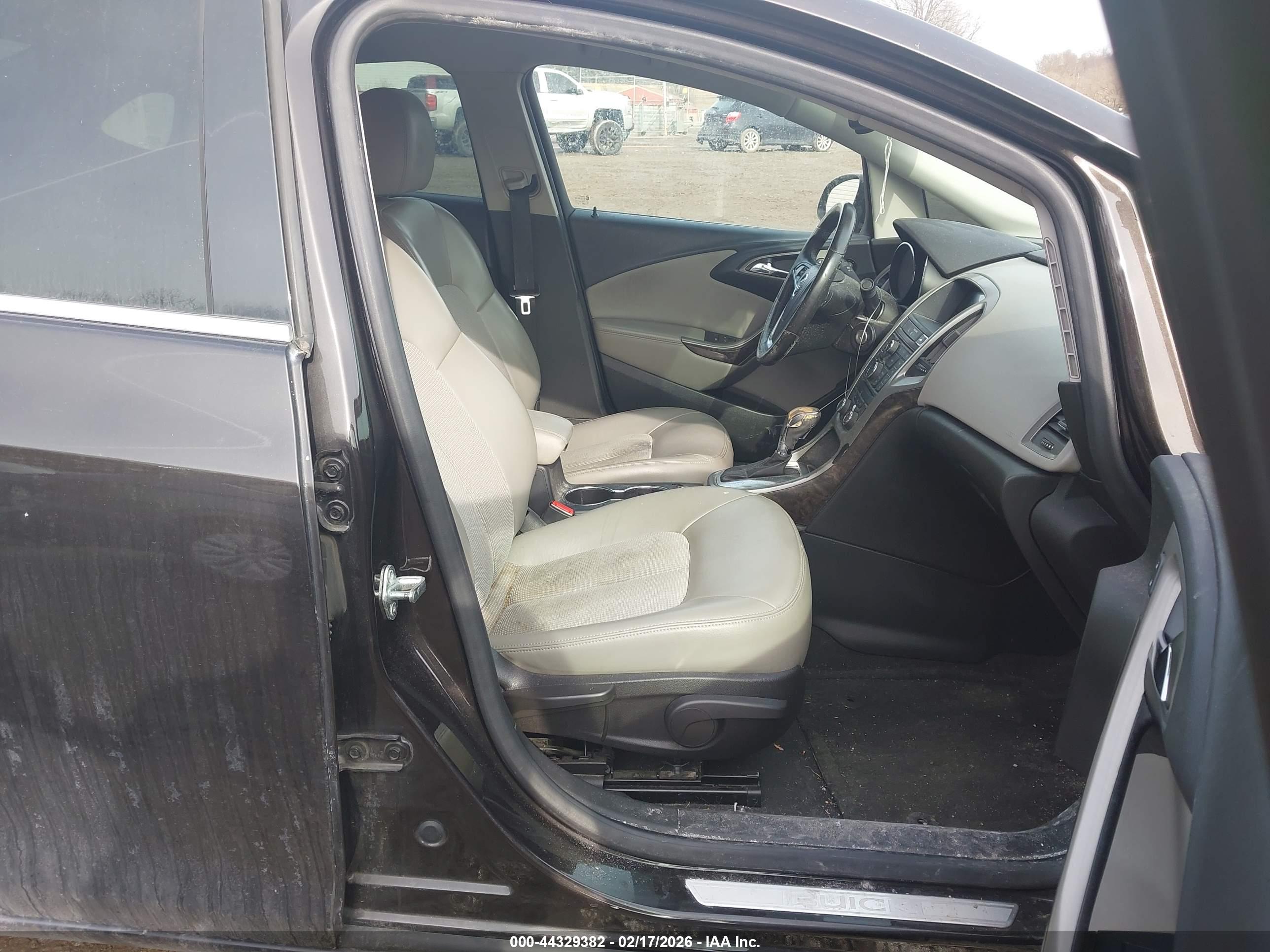 BUICK VERANO image 5