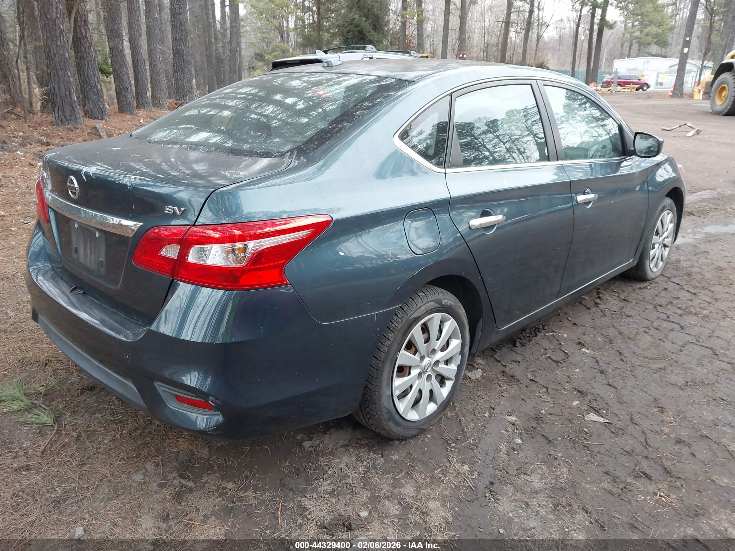 NISSAN SENTRA image 4