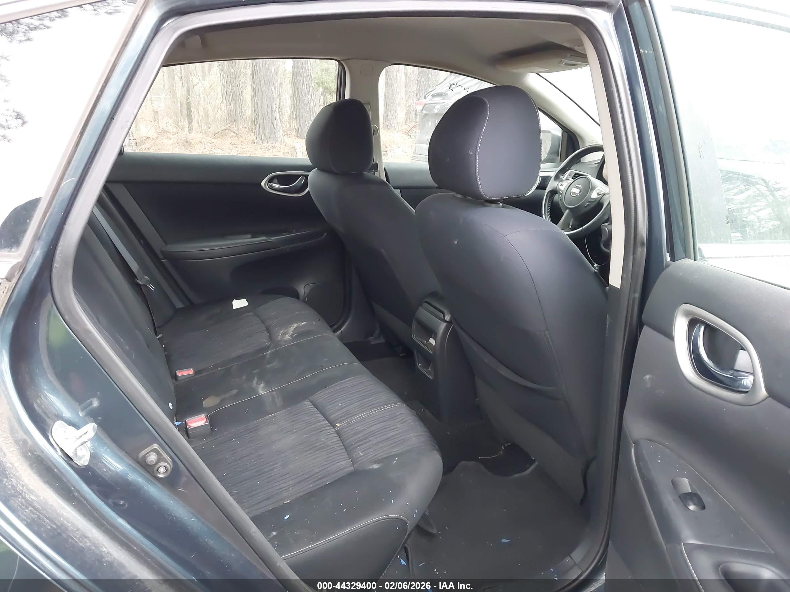 NISSAN SENTRA image 8