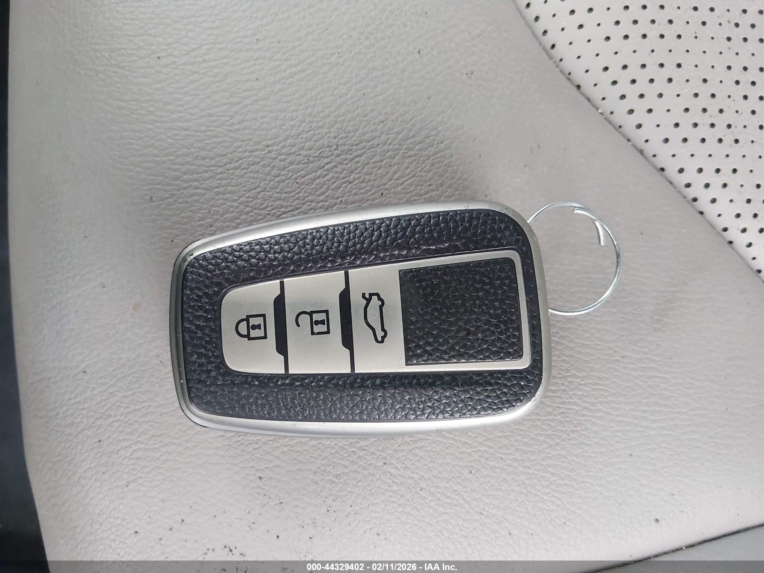 TOYOTA CAMRY image 11