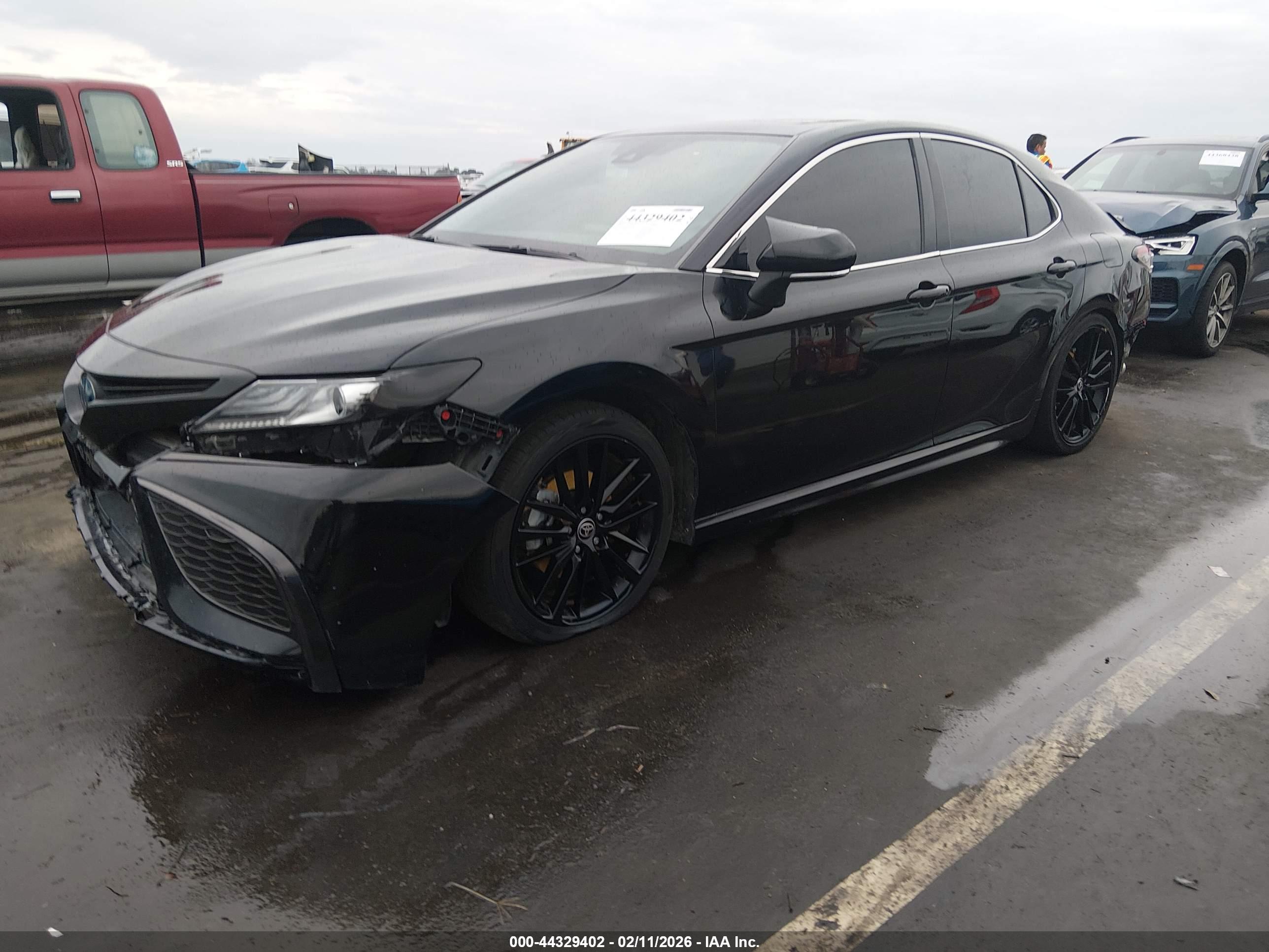 TOYOTA CAMRY image 2