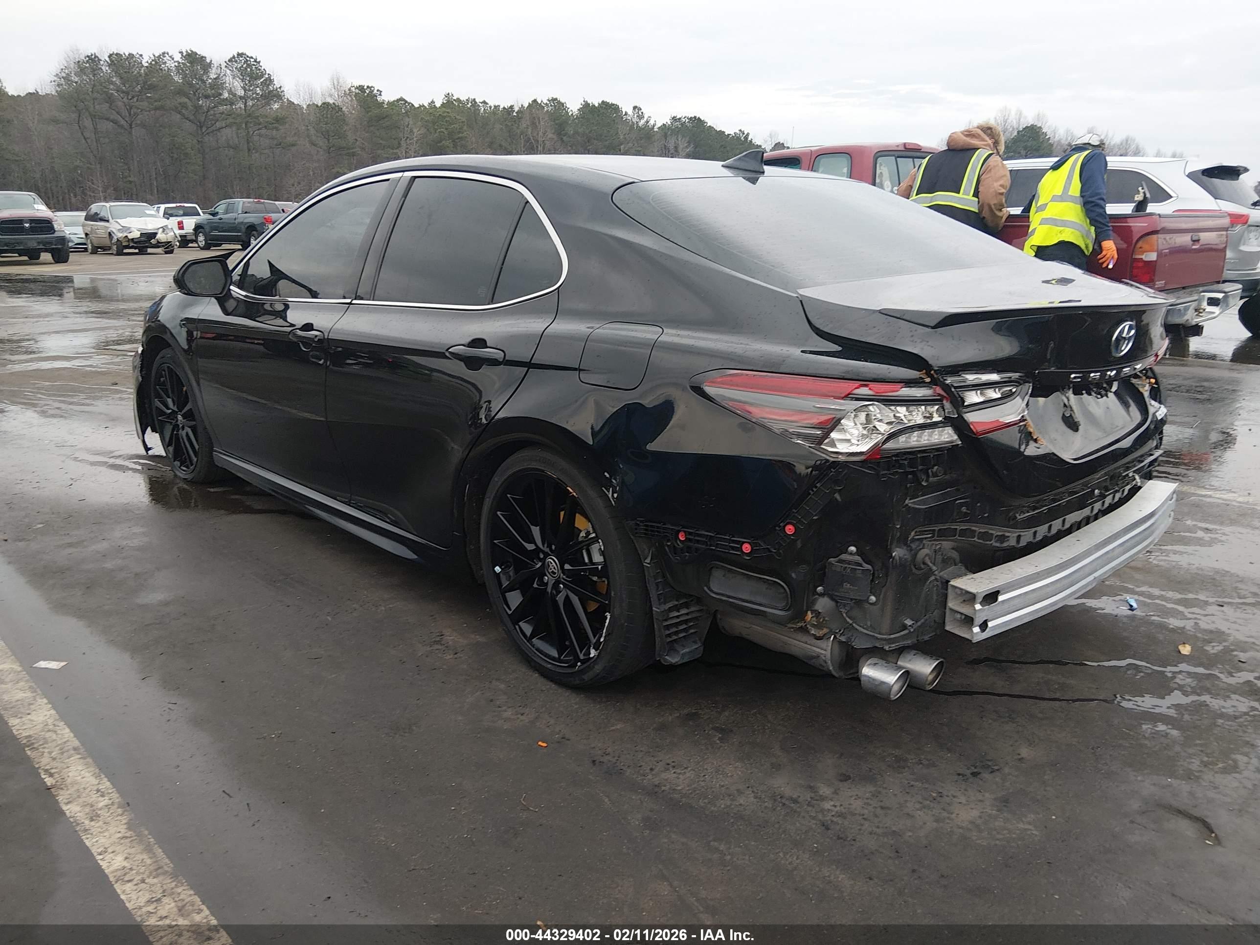 TOYOTA CAMRY image 3