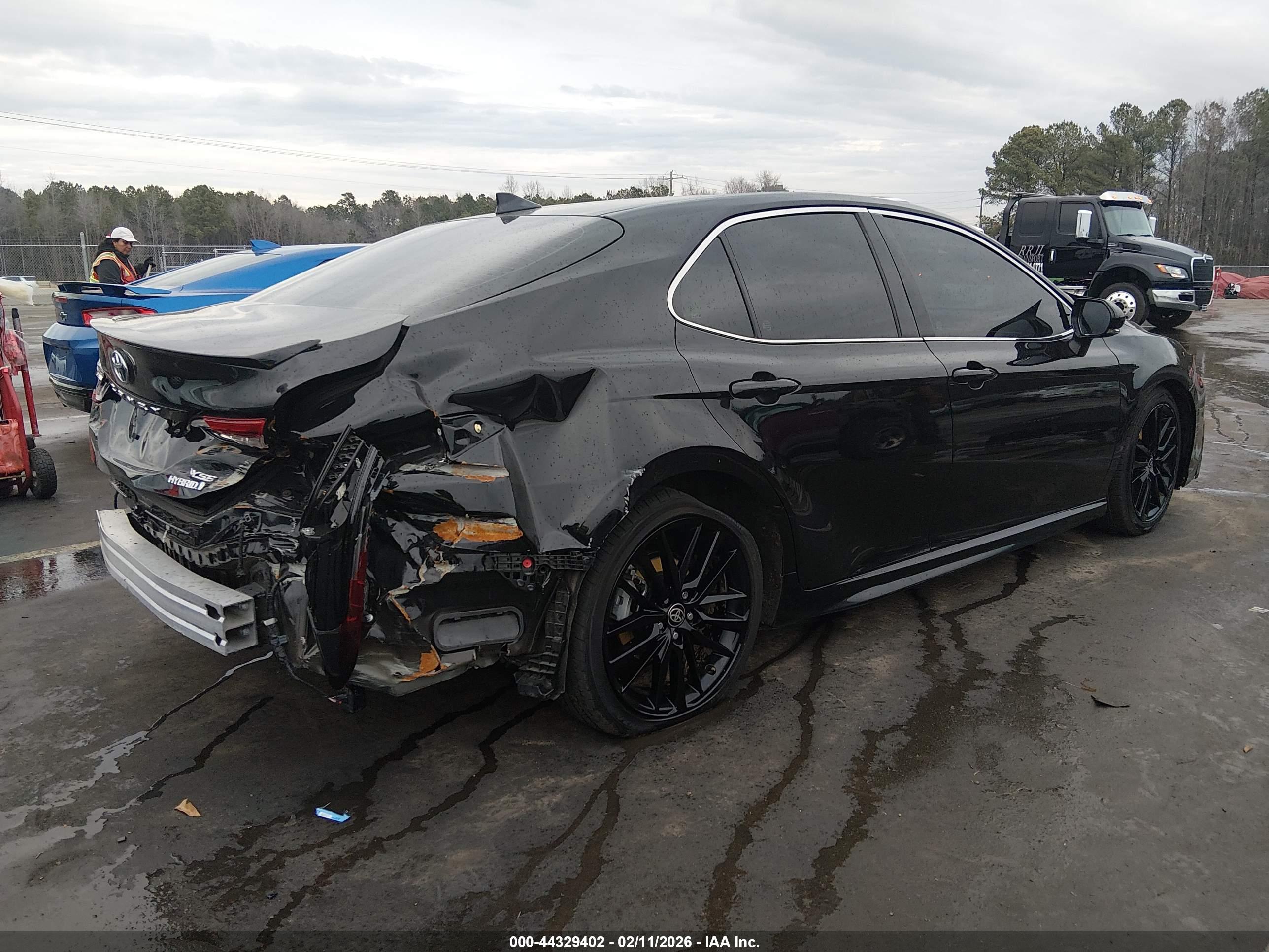 TOYOTA CAMRY image 4