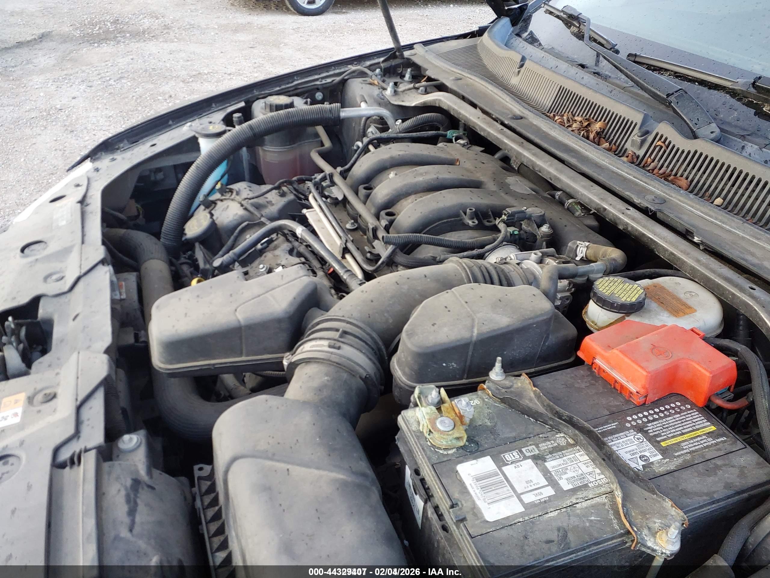 FORD TAURUS image 10