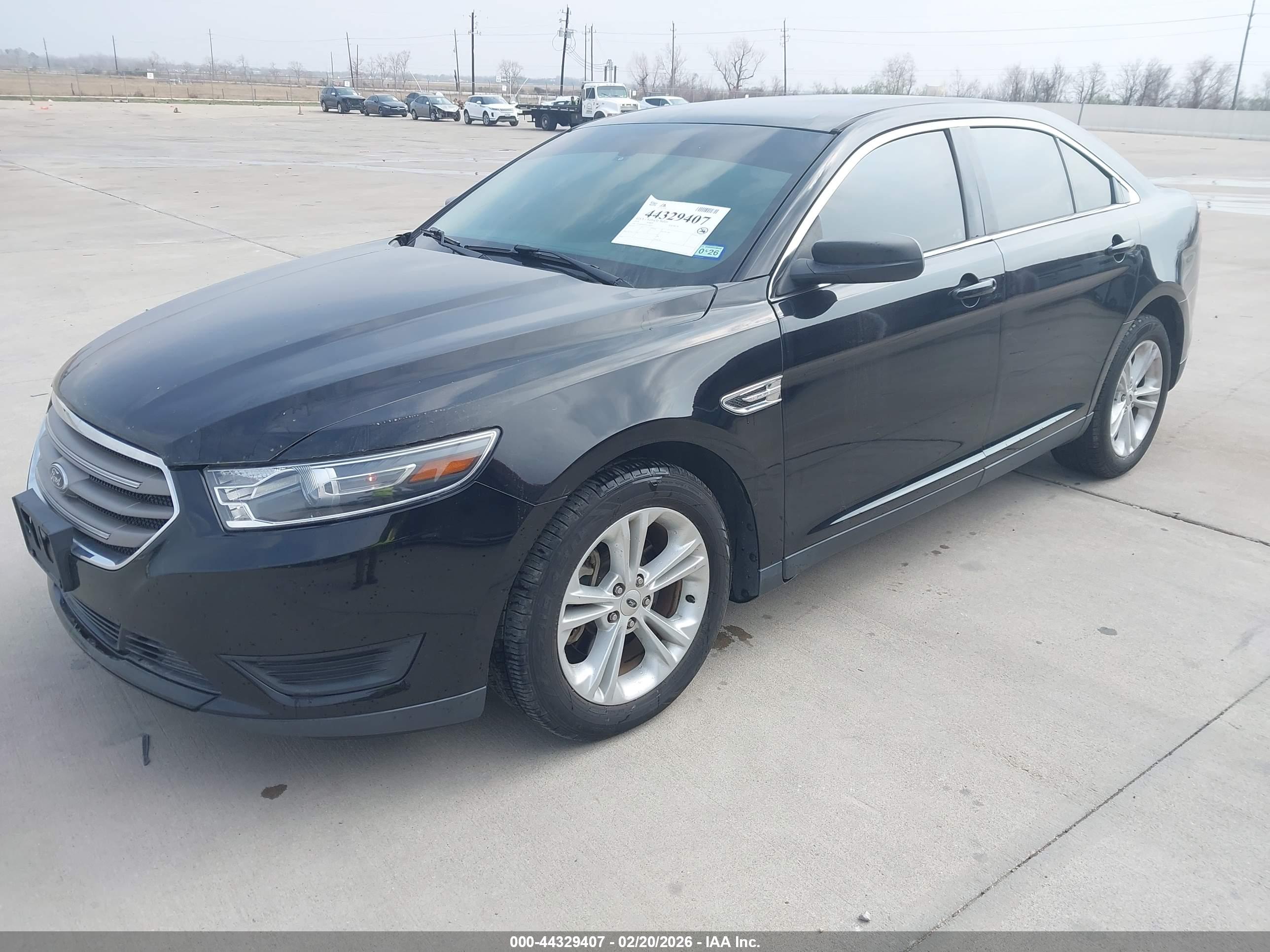 FORD TAURUS image 2