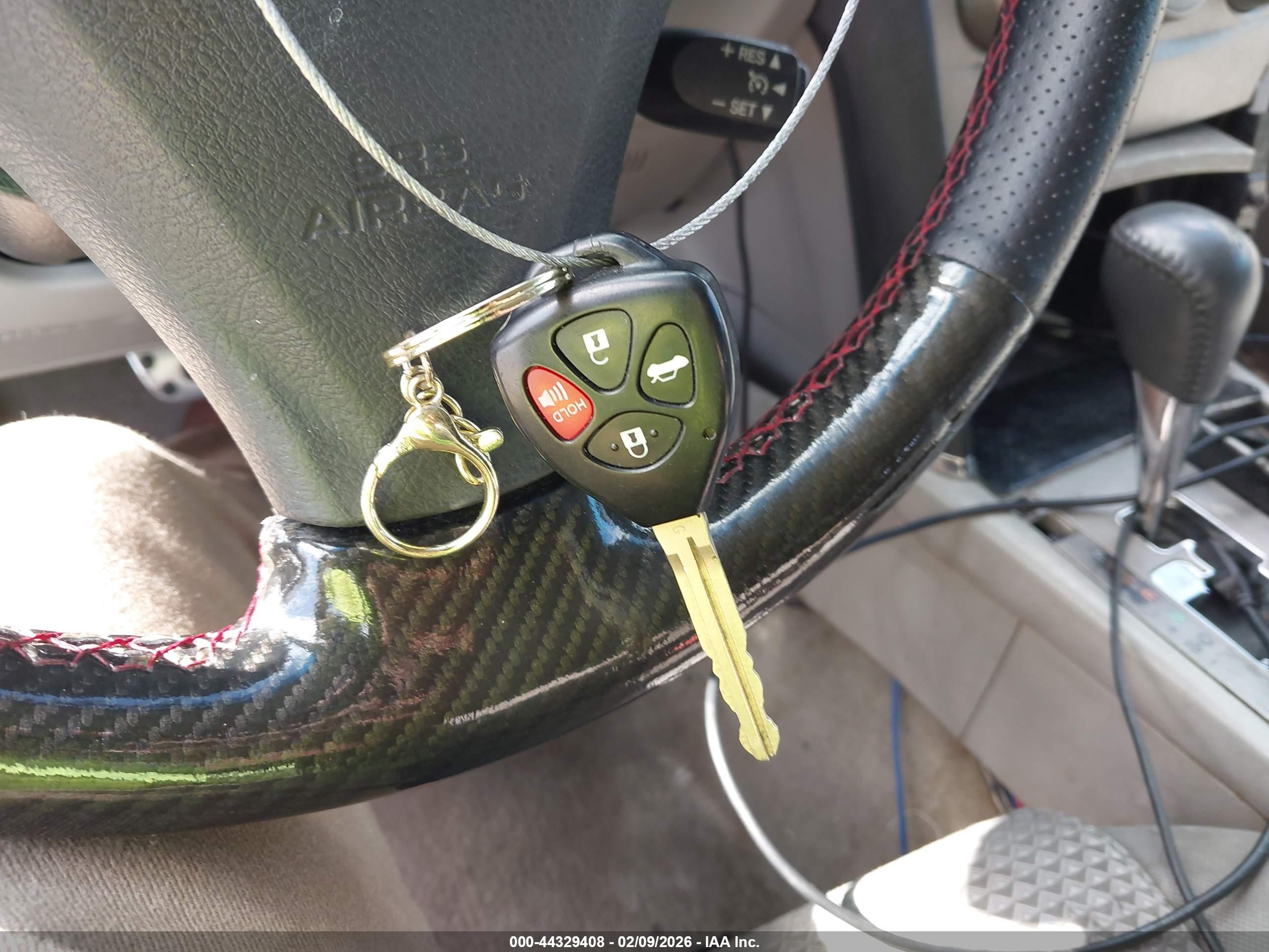 TOYOTA CAMRY image 11