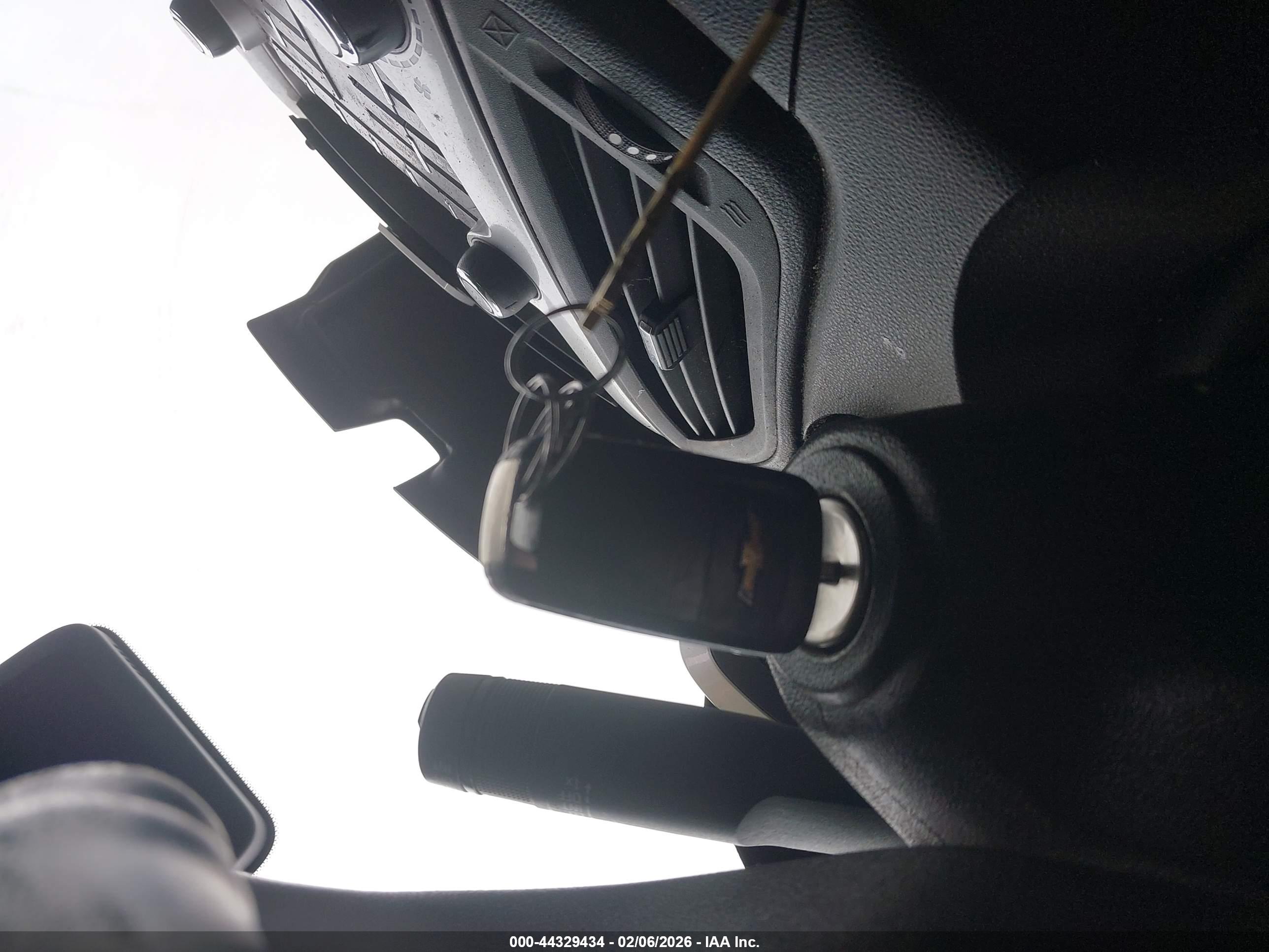CHEVROLET EQUINOX image 11