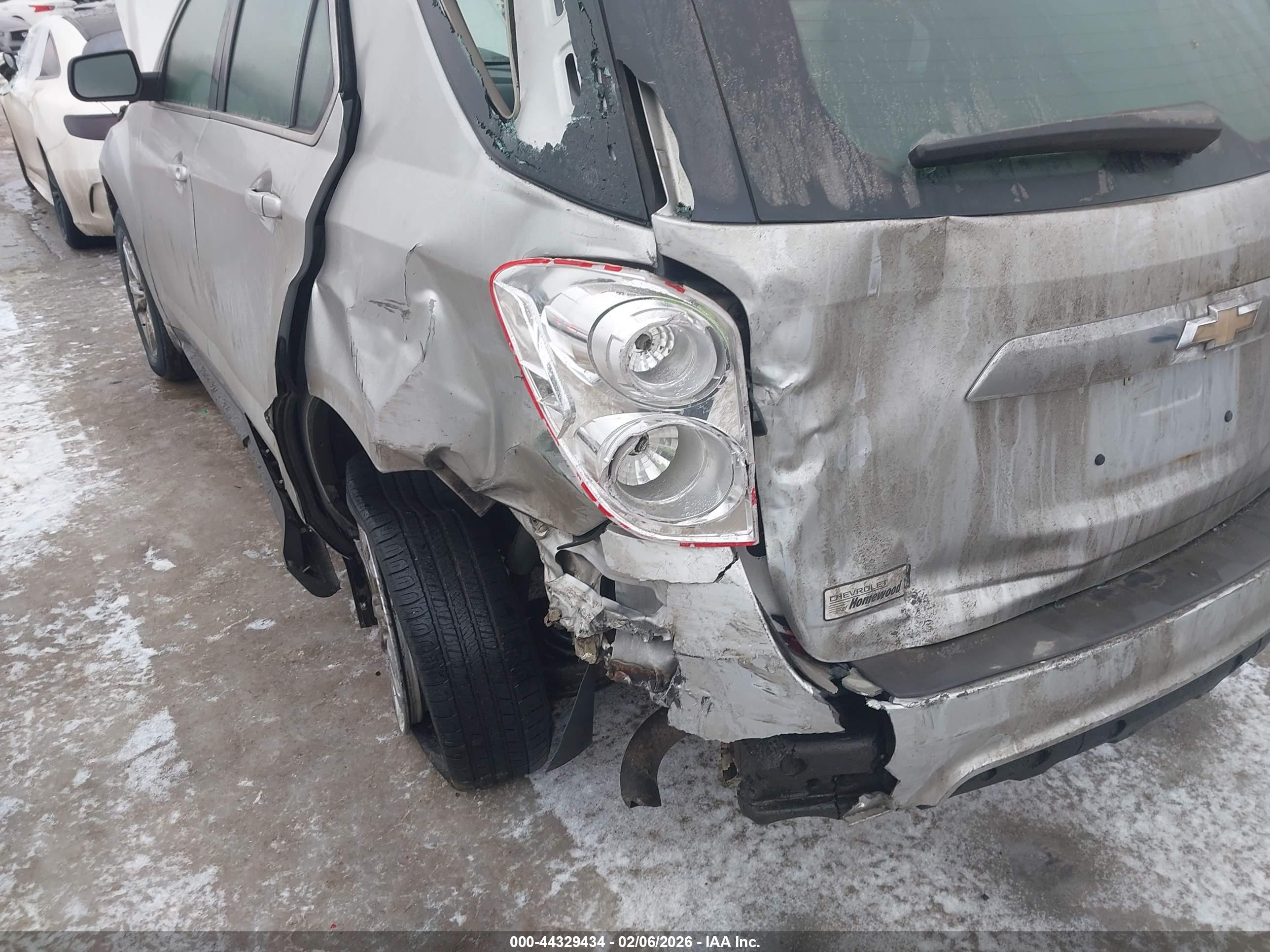 CHEVROLET EQUINOX image 6