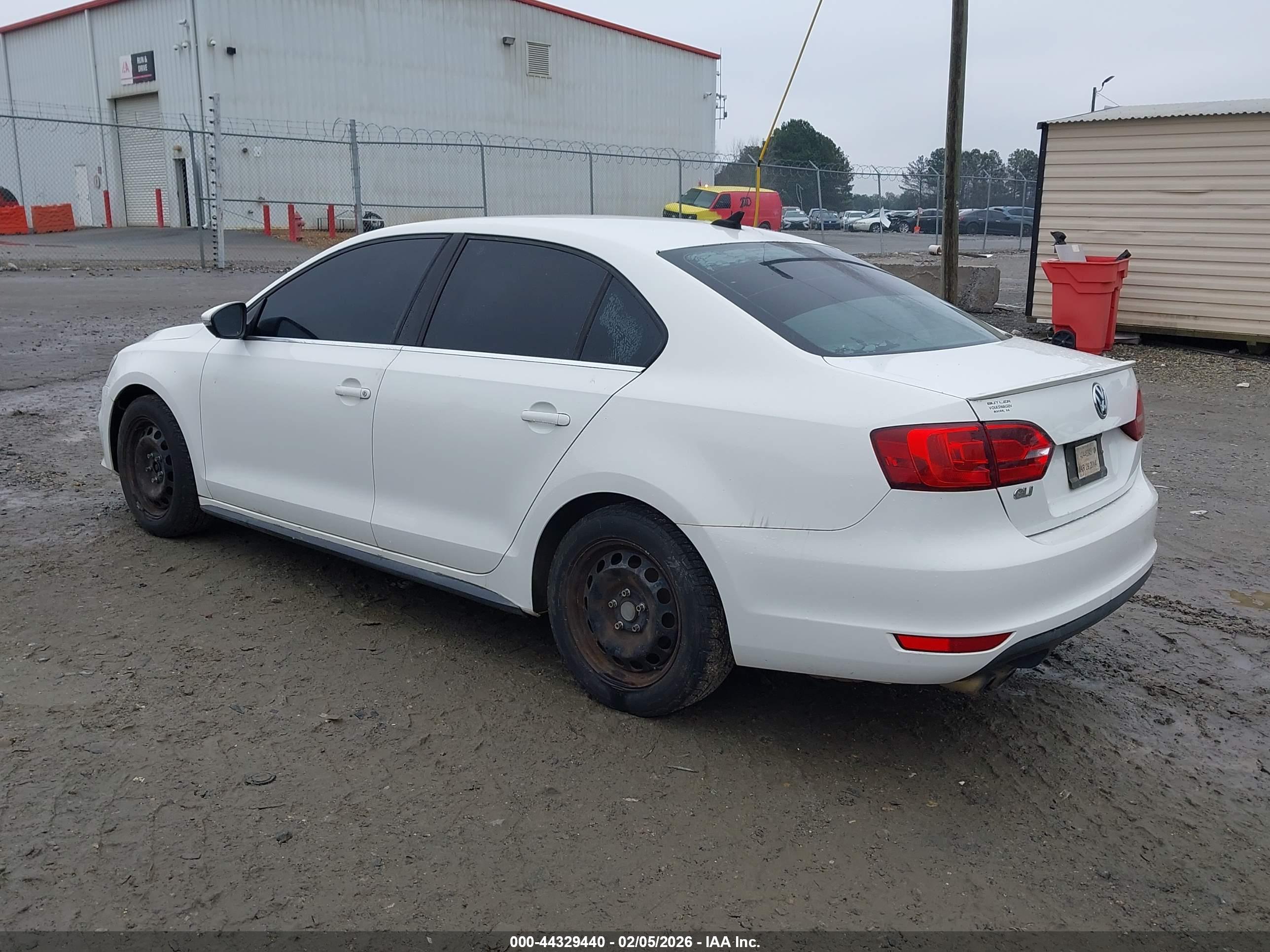VOLKSWAGEN JETTA image 3