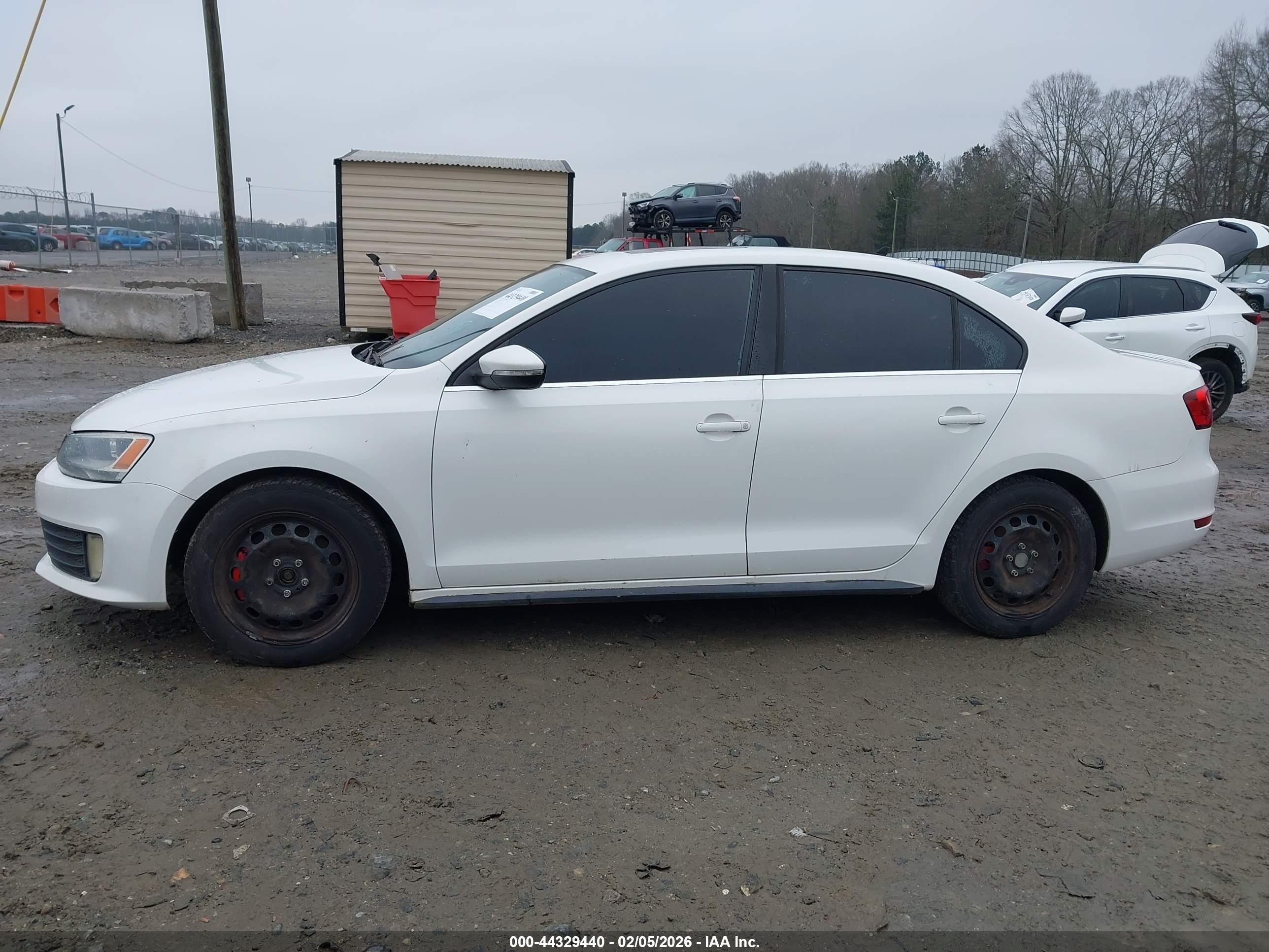 VOLKSWAGEN JETTA image 6