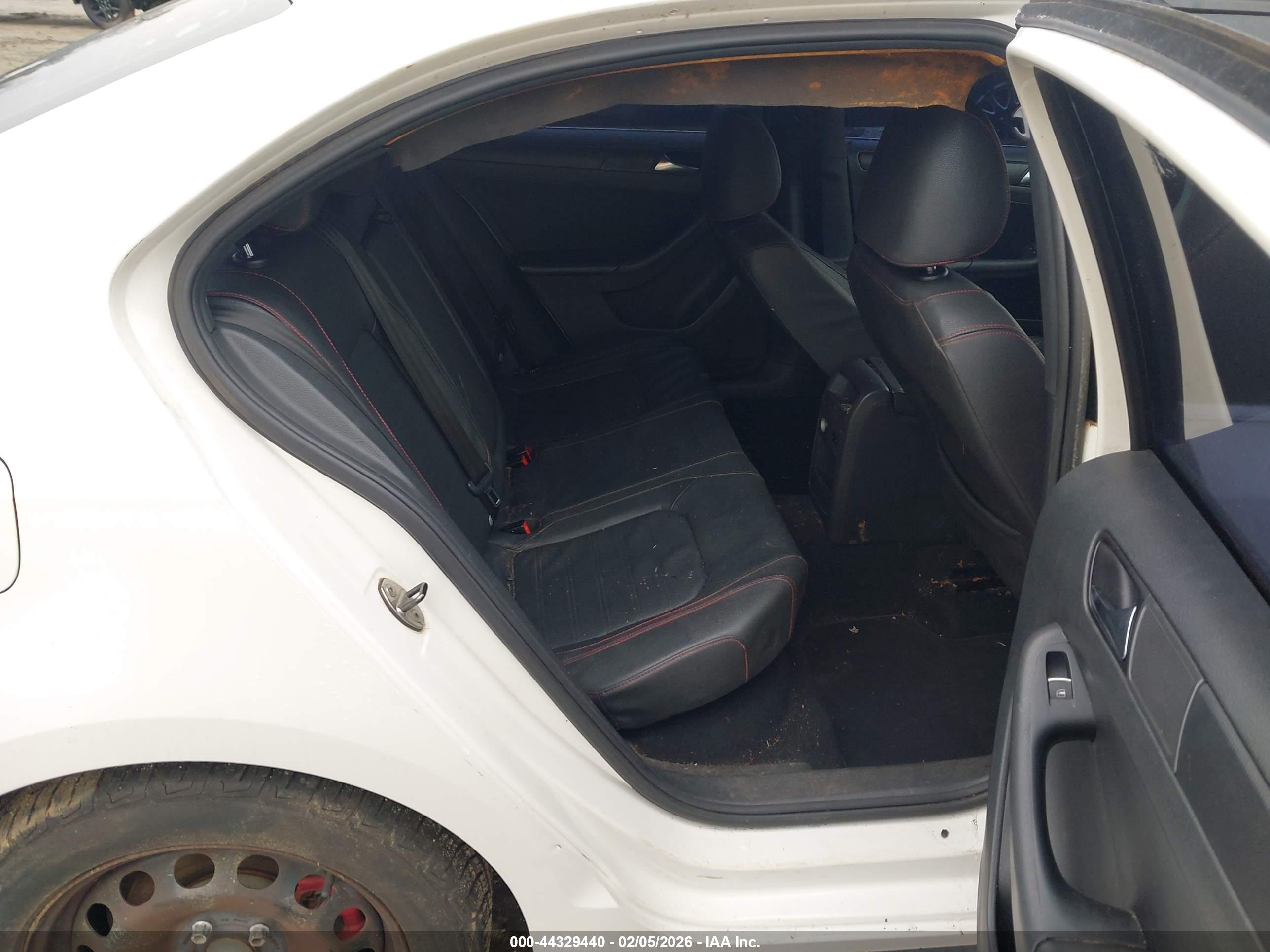 VOLKSWAGEN JETTA image 8