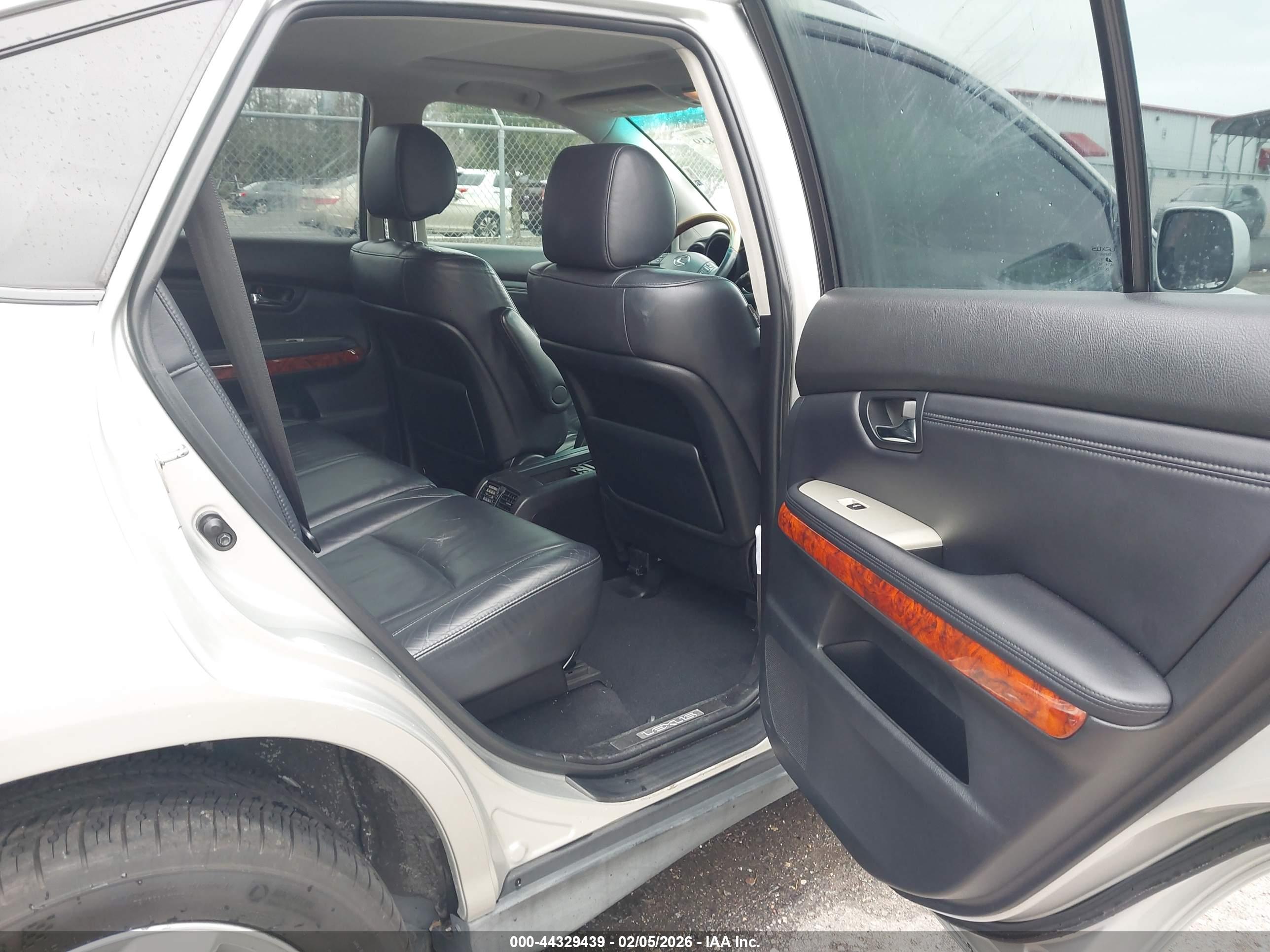 LEXUS RX image 8