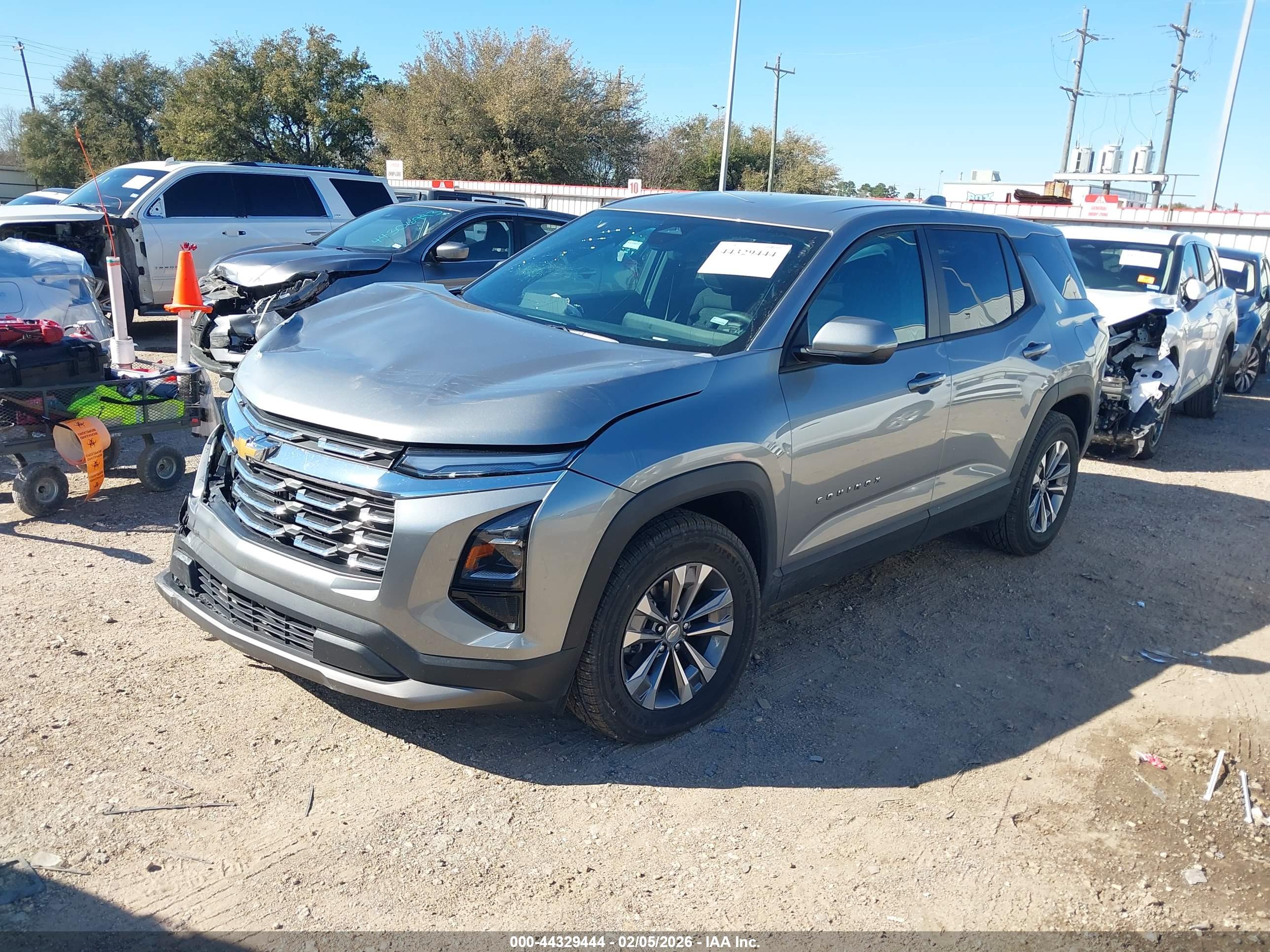 CHEVROLET EQUINOX image 2