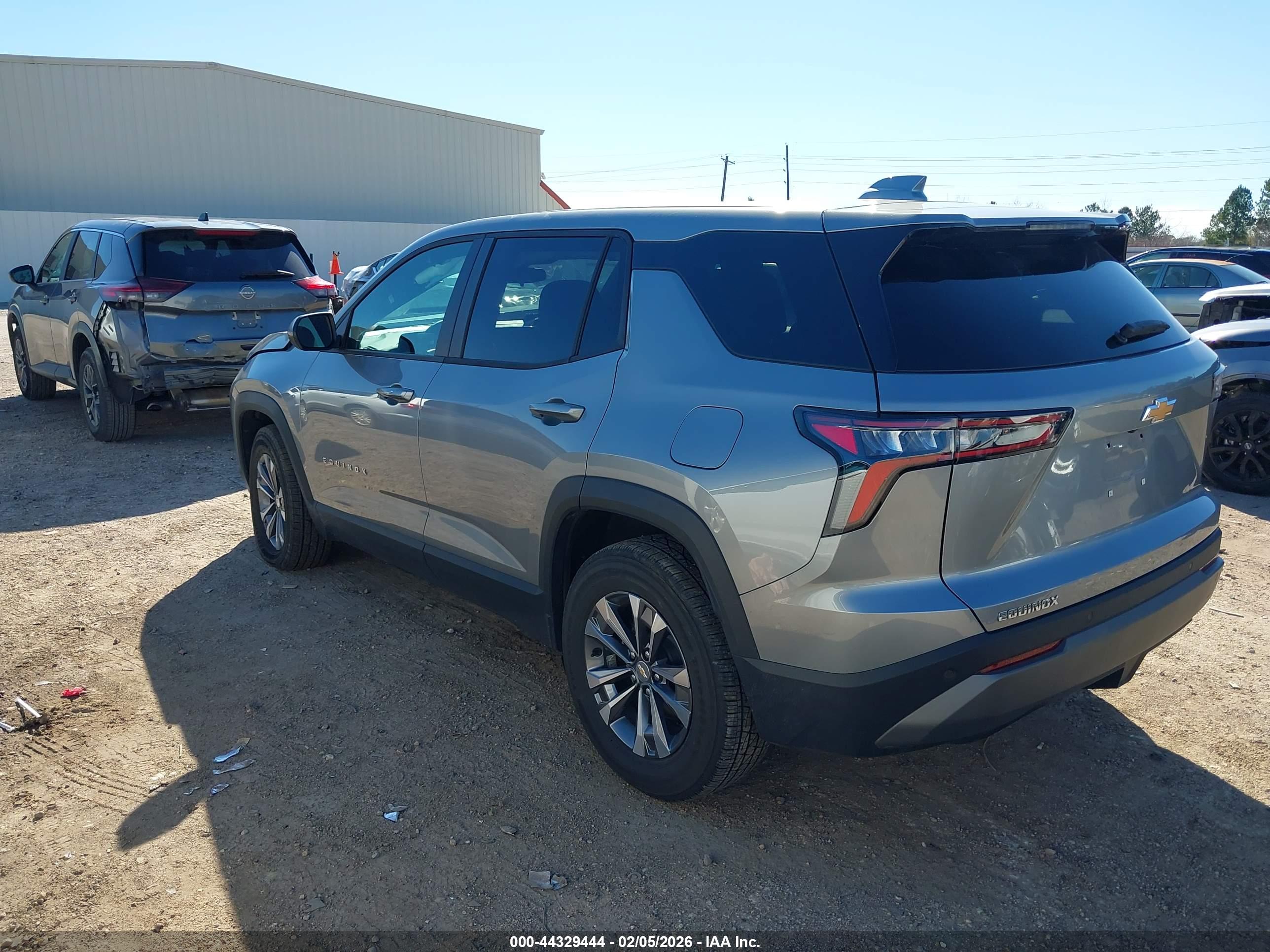 CHEVROLET EQUINOX image 3