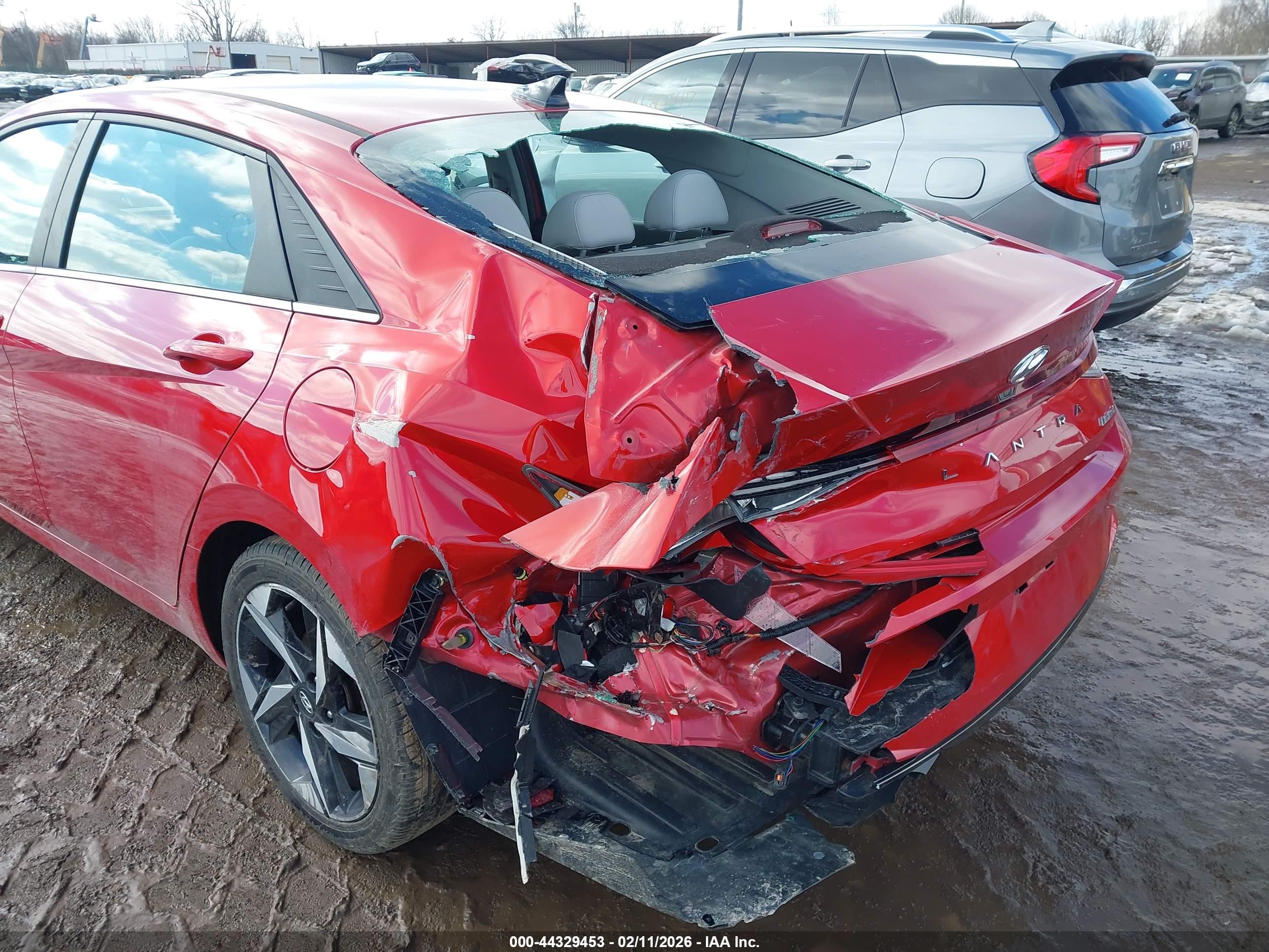 HYUNDAI ELANTRA image 6