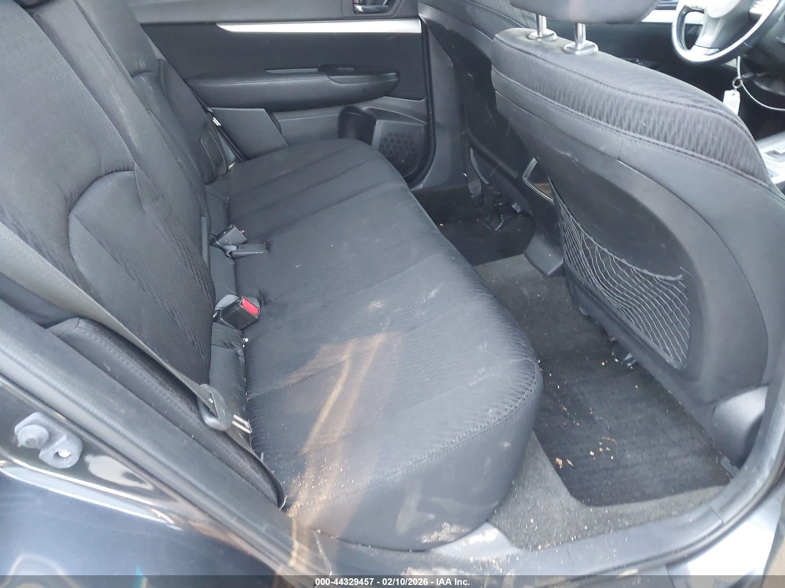 SUBARU OUTBACK image 8