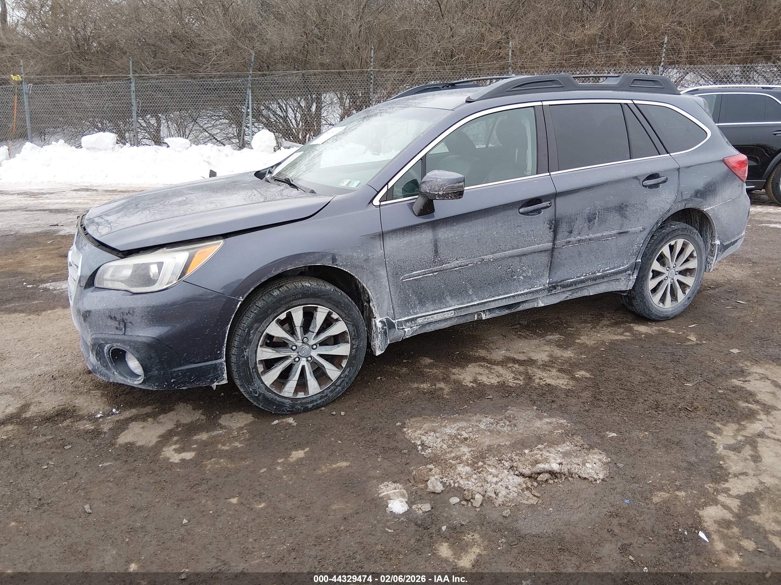 SUBARU OUTBACK image 2