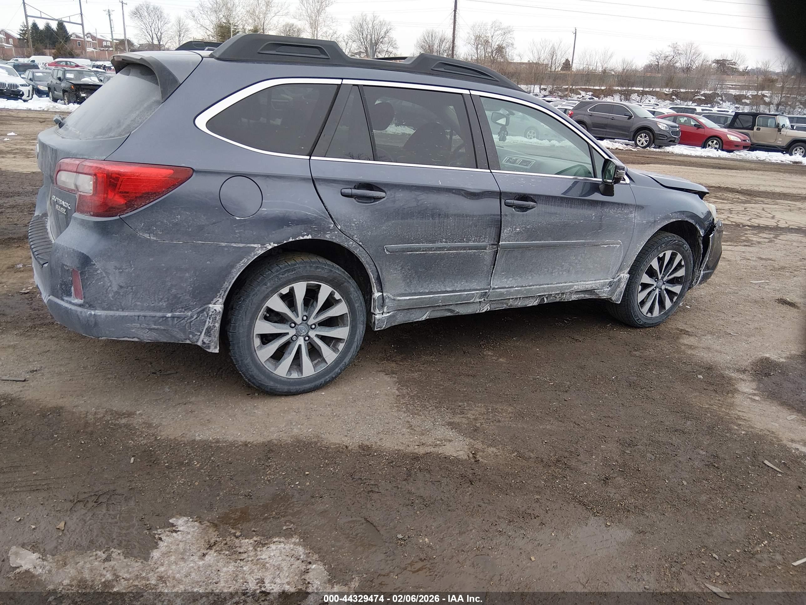 SUBARU OUTBACK image 4