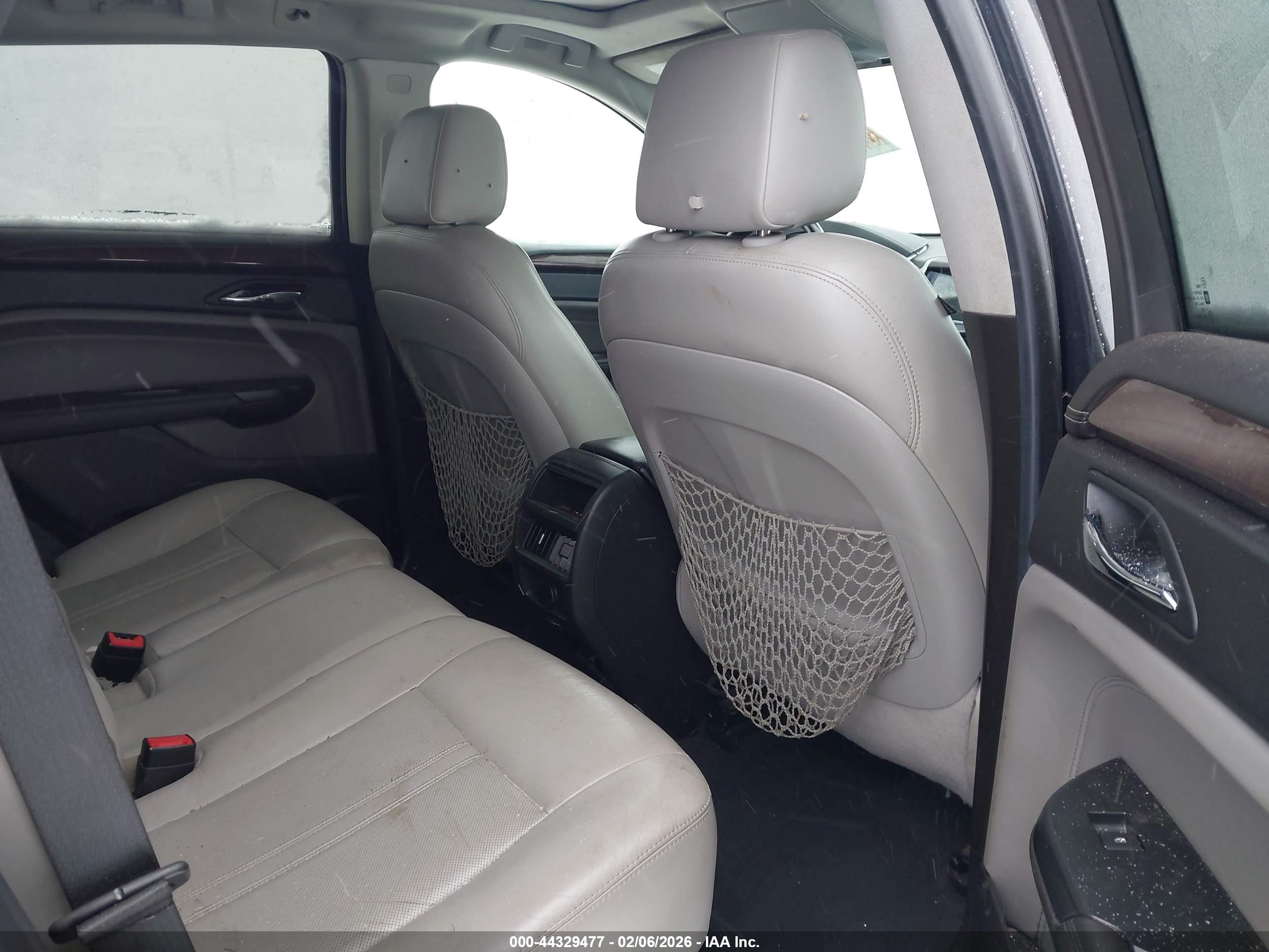 CADILLAC SRX image 8
