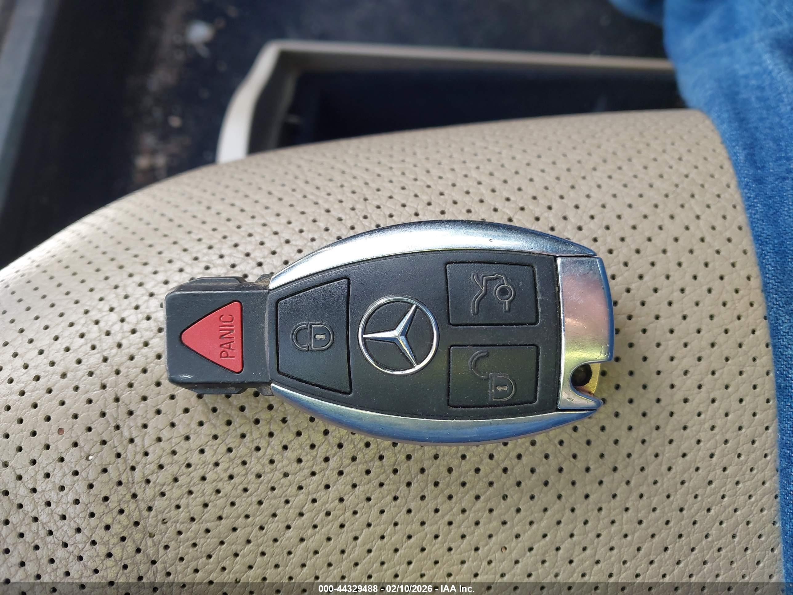 MERCEDES-BENZ E image 11