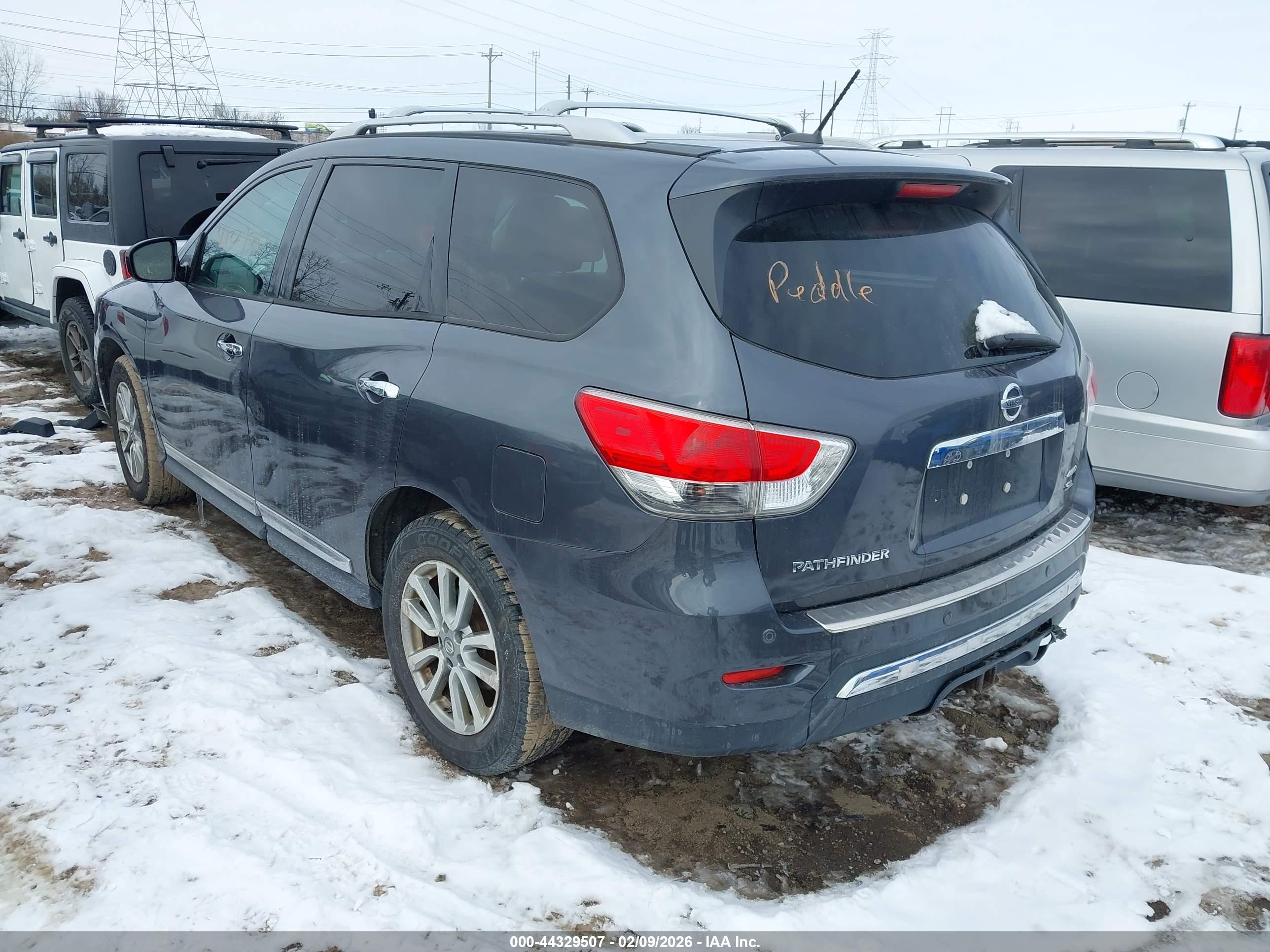 NISSAN PATHFINDER image 3